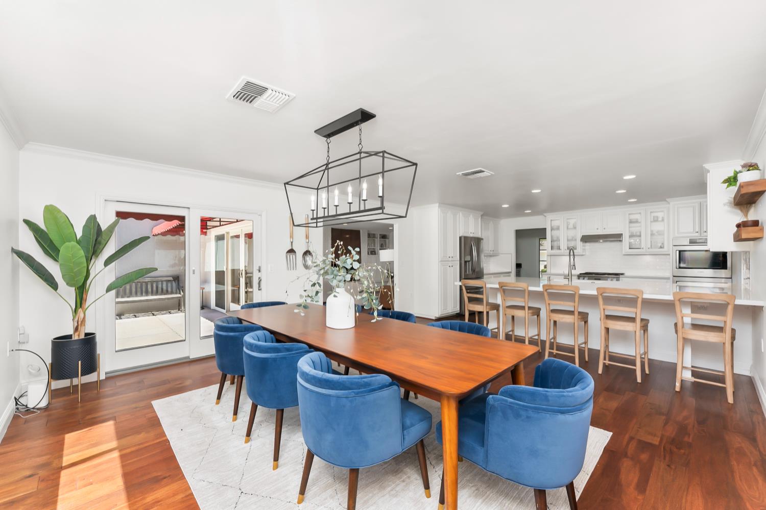 Sacramento, California, 95864, United States, 4 Bedrooms Bedrooms, ,3 BathroomsBathrooms,Residential,For Sale,1906967