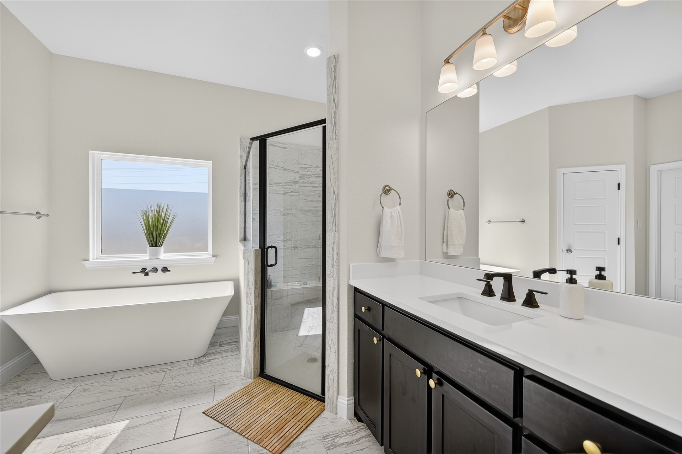 Springtown, Texas, 76082, United States, 4 Bedrooms Bedrooms, ,3 BathroomsBathrooms,Residential,For Sale,1966278