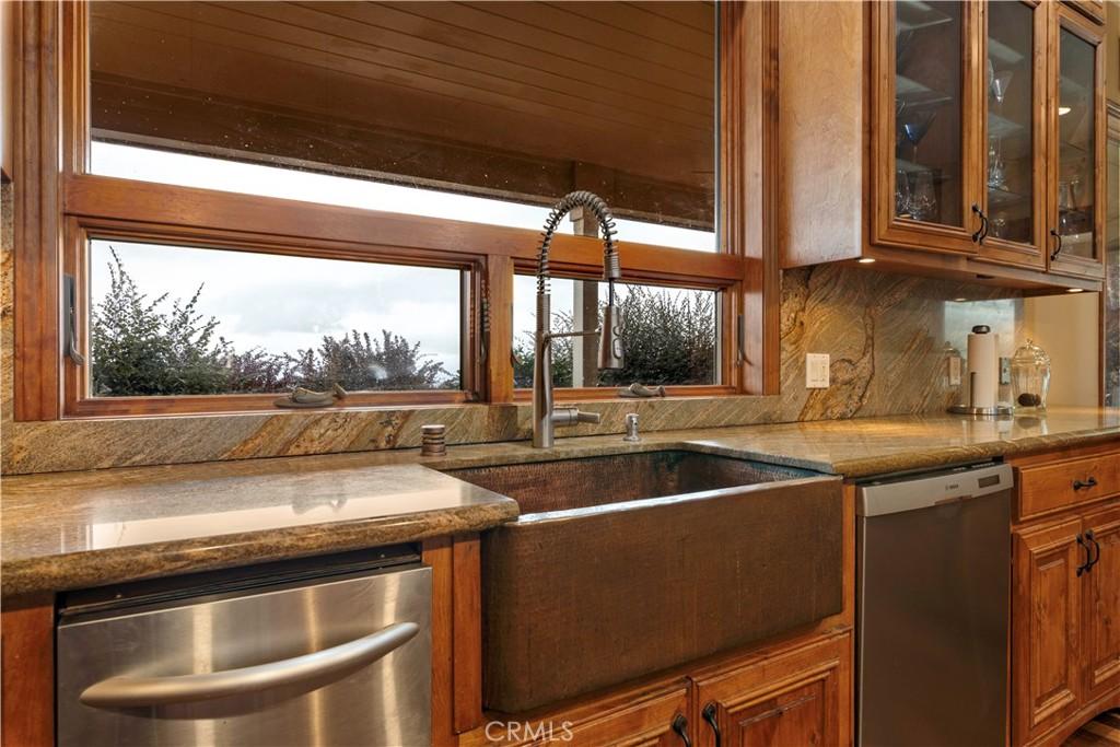 Kelseyville, California, 95451, United States, 5 Bedrooms Bedrooms, ,6 BathroomsBathrooms,Residential,For Sale,1998726