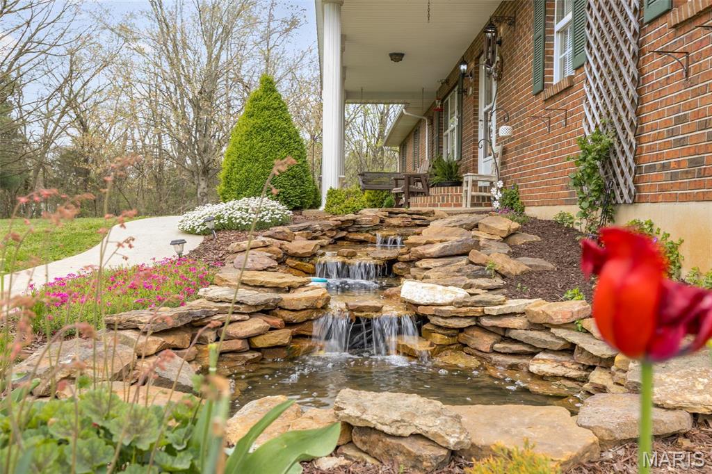 Farmington, Missouri, 63640, United States, 4 Bedrooms Bedrooms, ,3 BathroomsBathrooms,Residential,For Sale,1941808