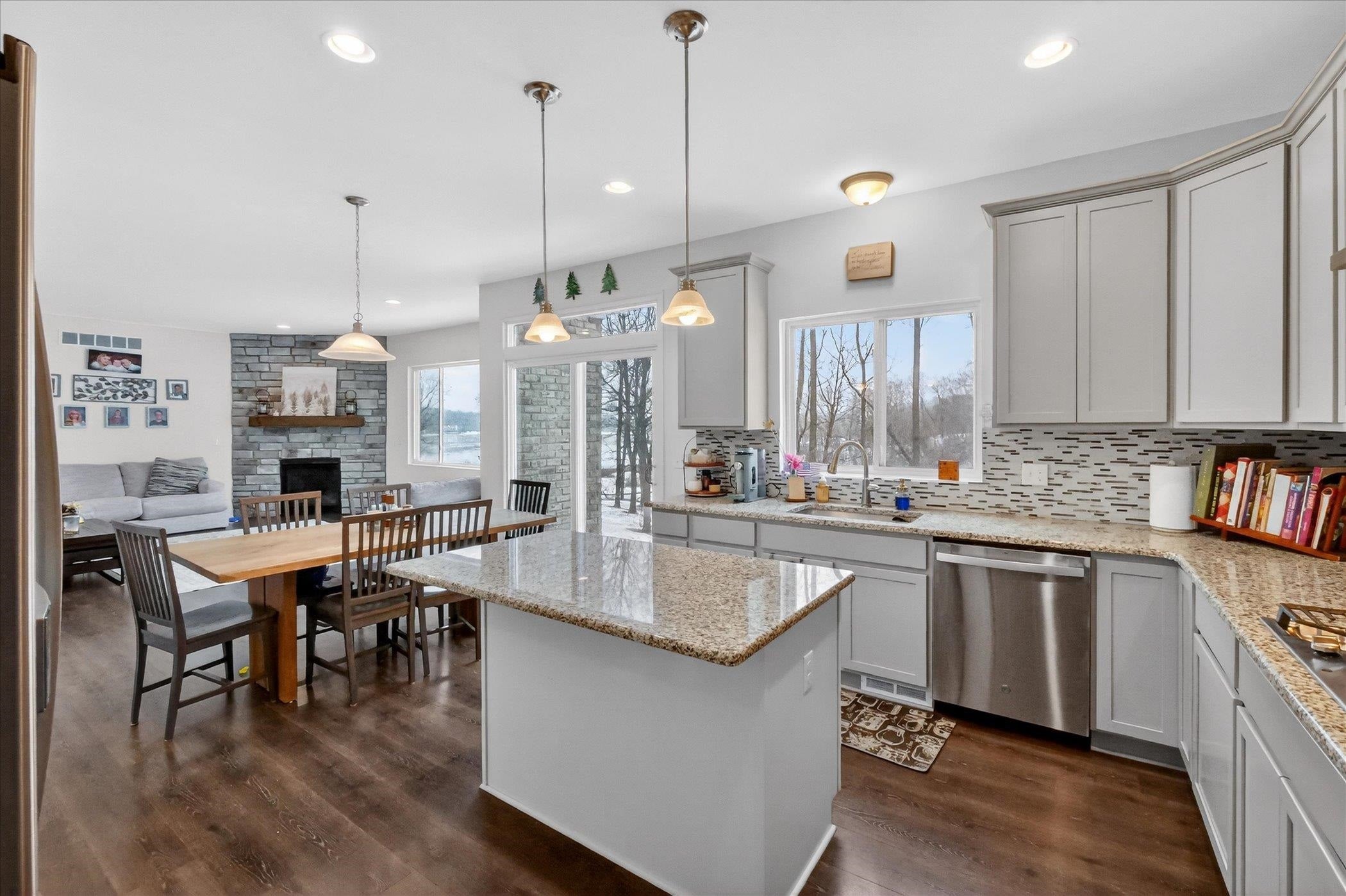 Ortonville, Michigan, 48462, United States, 5 Bedrooms Bedrooms, ,3 BathroomsBathrooms,Residential,For Sale,2008578