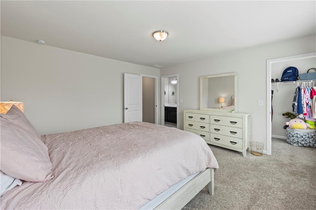 Cumming, Georgia, 30028, United States, 5 Bedrooms Bedrooms, ,4 BathroomsBathrooms,Residential,For Sale,1976985