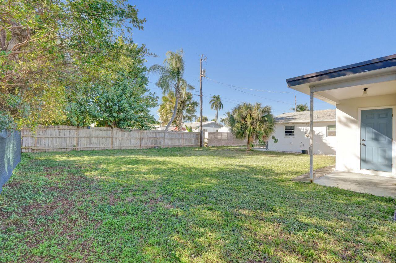 Lake Worth Beach, Florida, 33460, United States, 3 Bedrooms Bedrooms, ,2 BathroomsBathrooms,Residential,For Sale,1992911