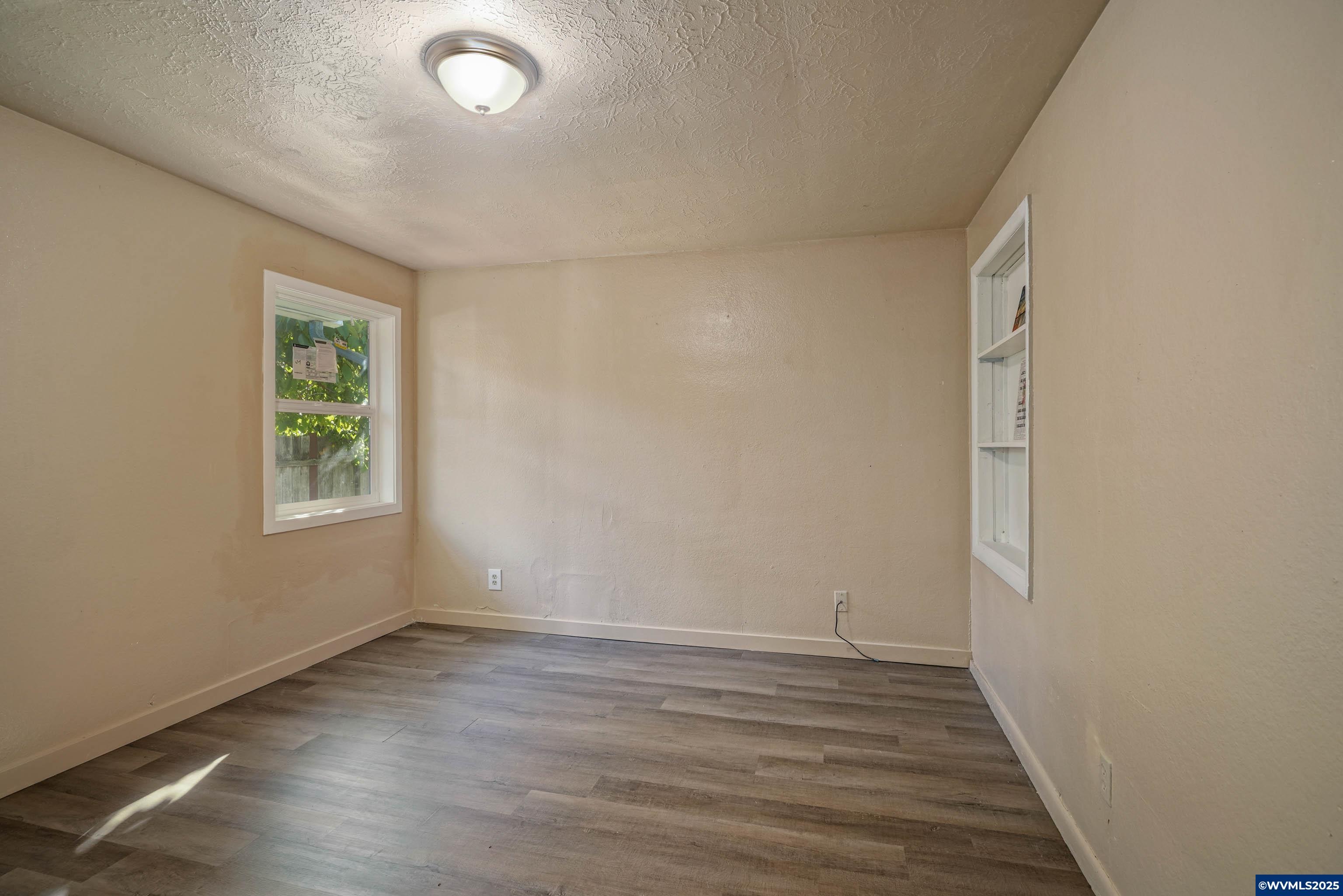 Salem, Oregon, 97301, United States, 5 Bedrooms Bedrooms, ,Residential,For Sale,1965590