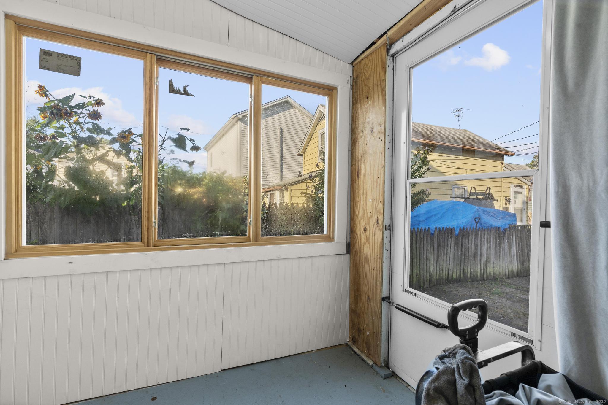 Milford, Connecticut, 06460, United States, 3 Bedrooms Bedrooms, ,2 BathroomsBathrooms,Residential,For Sale,1942081