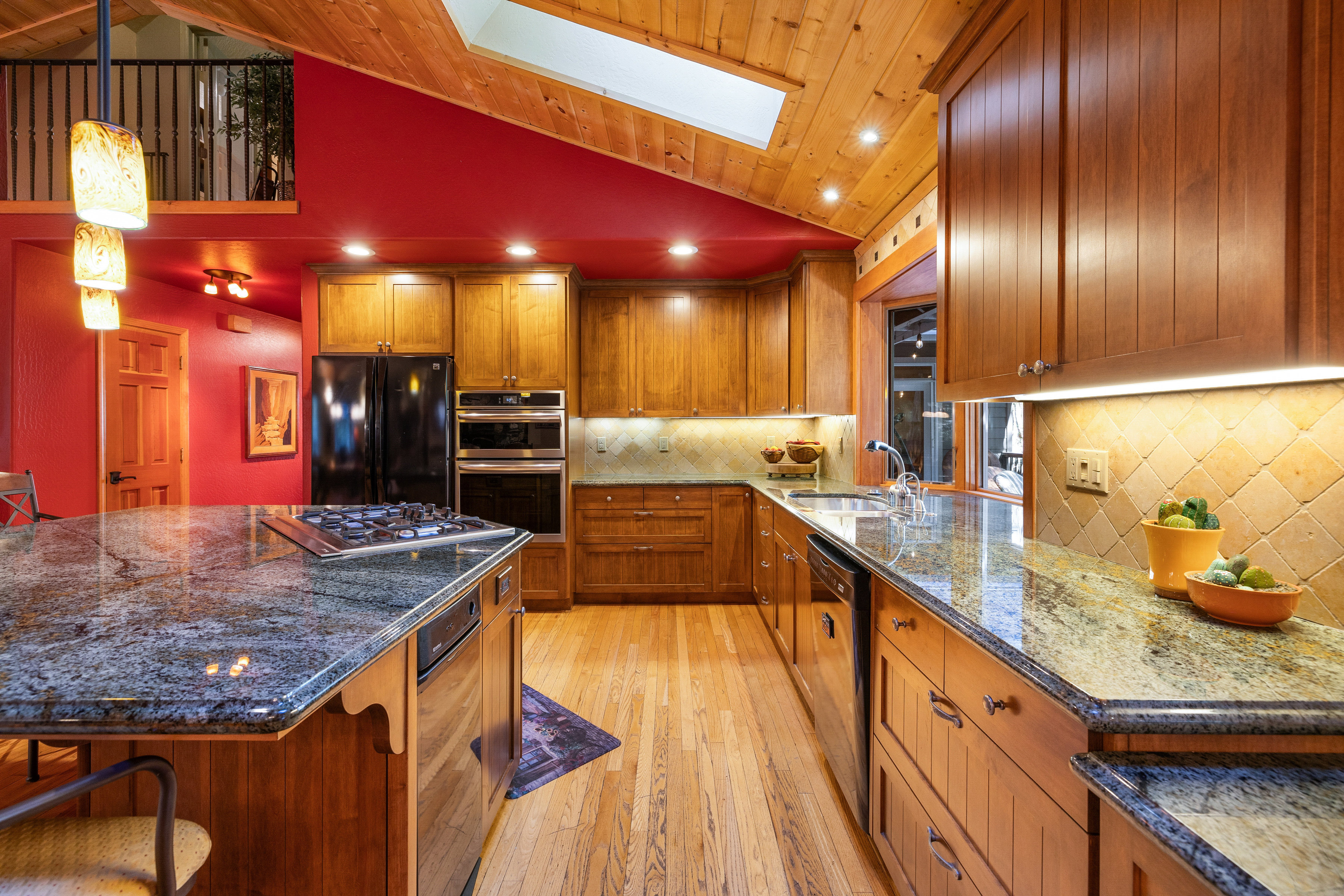  Luxury Mountain Retreat with Guest House on 1 Acre in the Heart of Graeagle - 物件實景