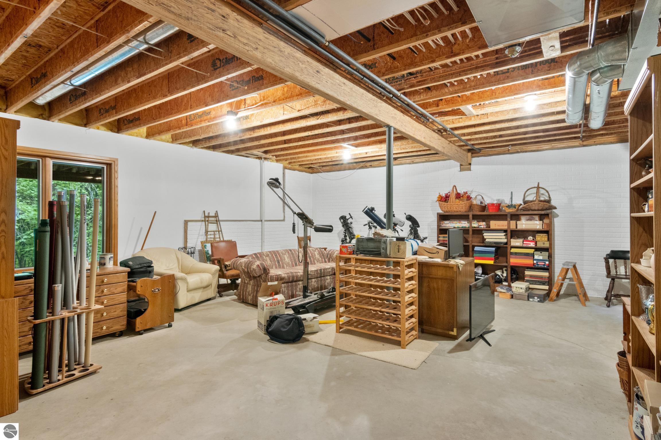 Suttons Bay, Michigan, 49682, United States, 3 Bedrooms Bedrooms, ,3 BathroomsBathrooms,Residential,For Sale,1943480
