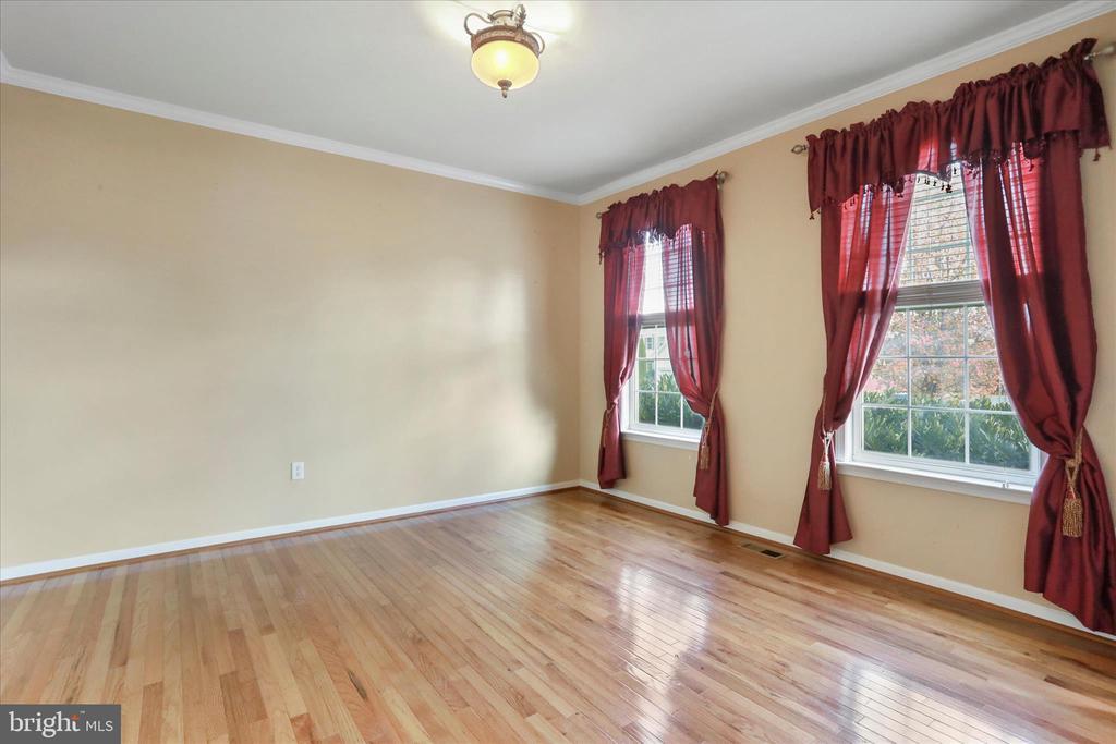 Bunker Hill, West Virginia, 25413, United States, 4 Bedrooms Bedrooms, ,4 BathroomsBathrooms,Residential,For Sale,1991457