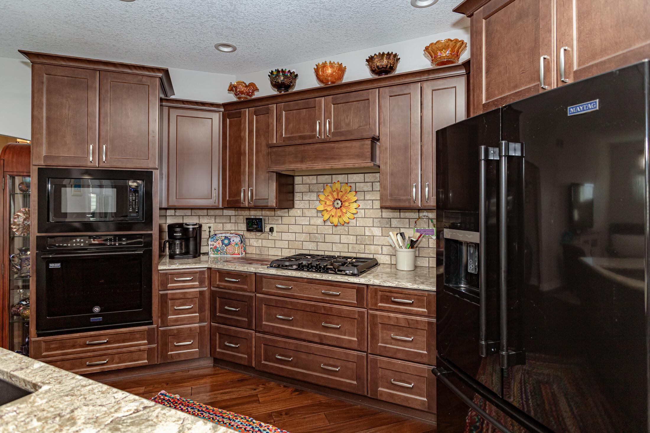 Huxley, Iowa, 50124, United States, 3 Bedrooms Bedrooms, ,4 BathroomsBathrooms,Residential,For Sale,1976803