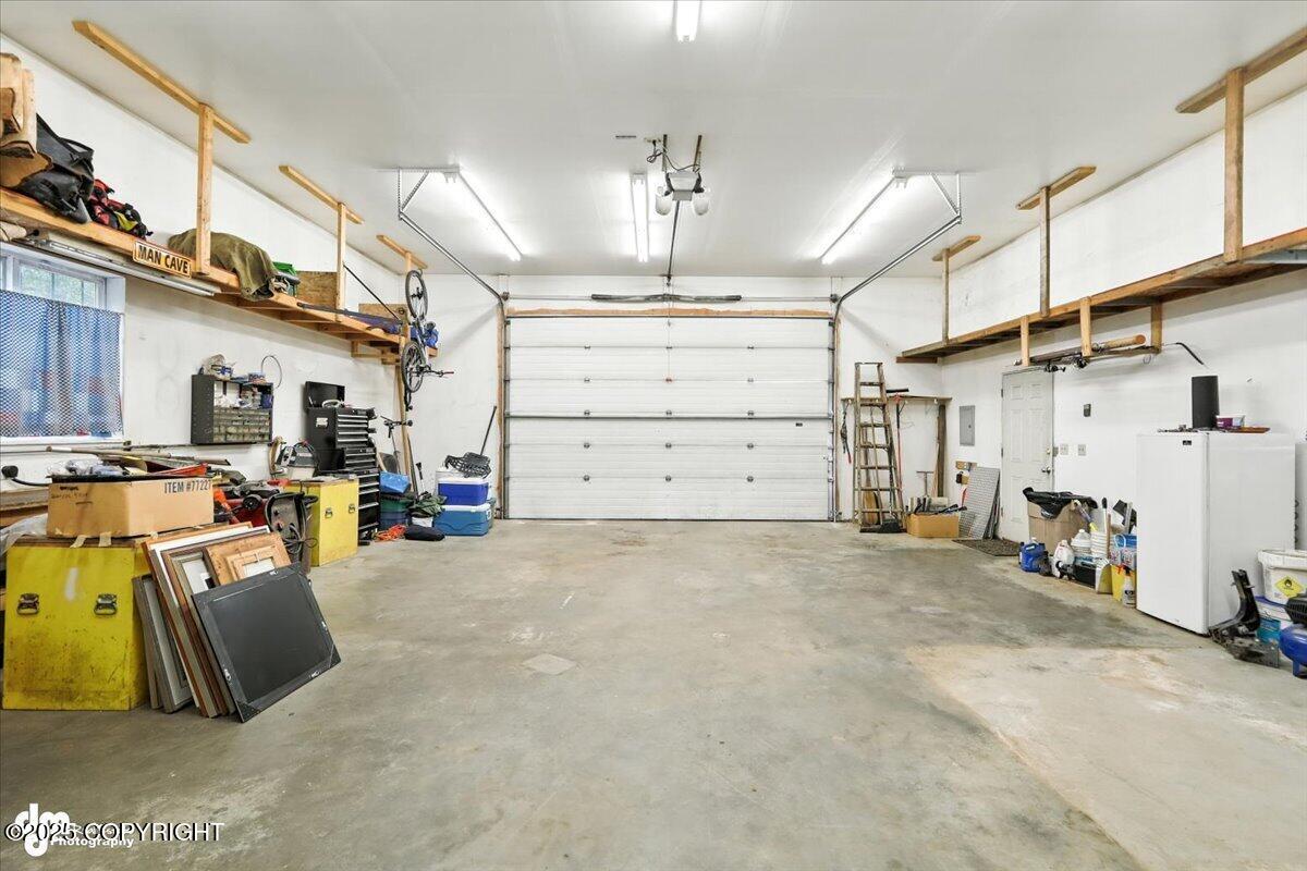 Wasilla, Alaska, 99654, United States, 5 Bedrooms Bedrooms, ,4 BathroomsBathrooms,Residential,For Sale,1974531