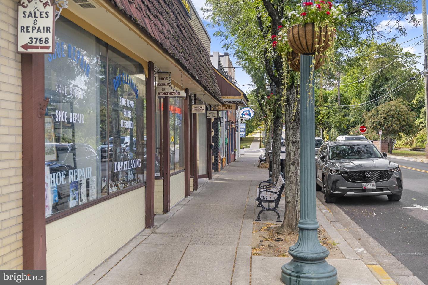 Kensington, Maryland, 20895, United States, 3 Bedrooms Bedrooms, ,2 BathroomsBathrooms,Residential,For Sale,1999038