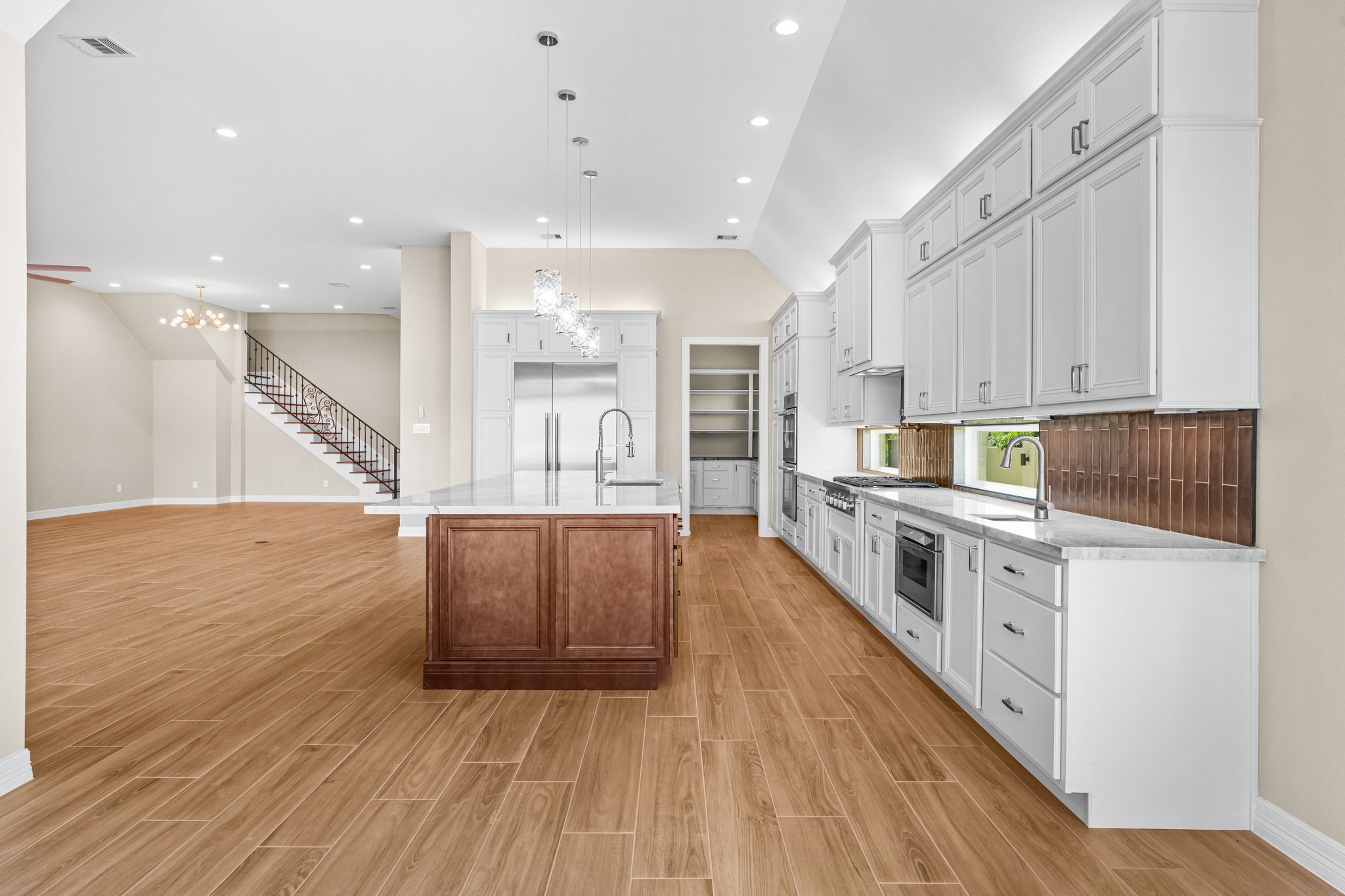  508 Amalfi Drive - 物件實景