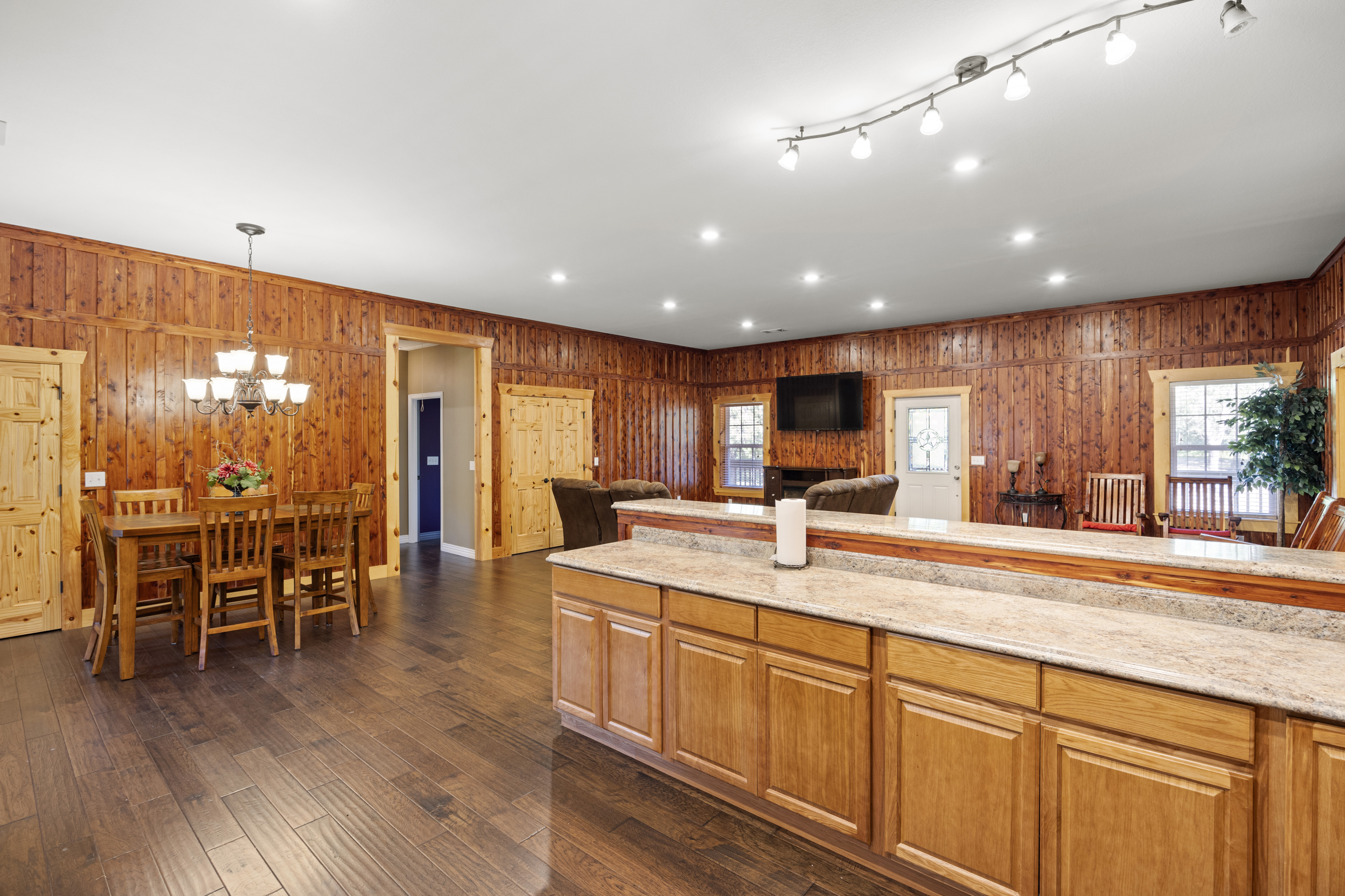 Pettigrew, Arkansas, 72752, United States, 5 Bedrooms Bedrooms, ,4 BathroomsBathrooms,Residential,For Sale,1826540