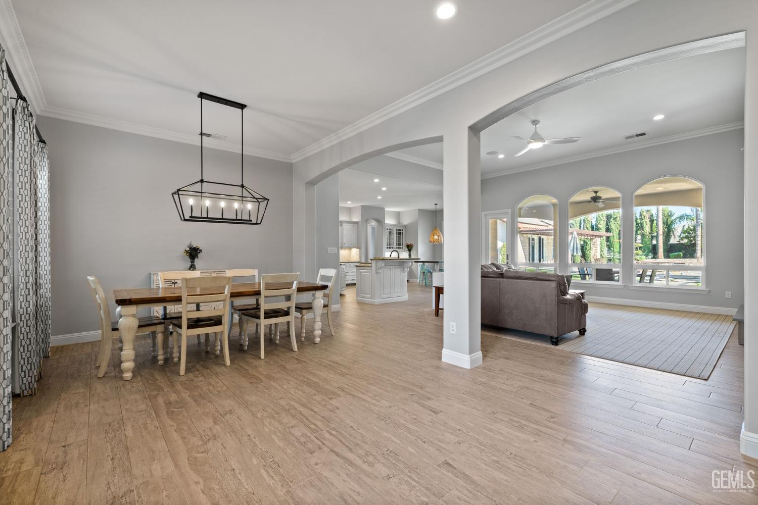 Bakersfield, California, 93314, United States, 5 Bedrooms Bedrooms, ,5 BathroomsBathrooms,Residential,For Sale,1948004