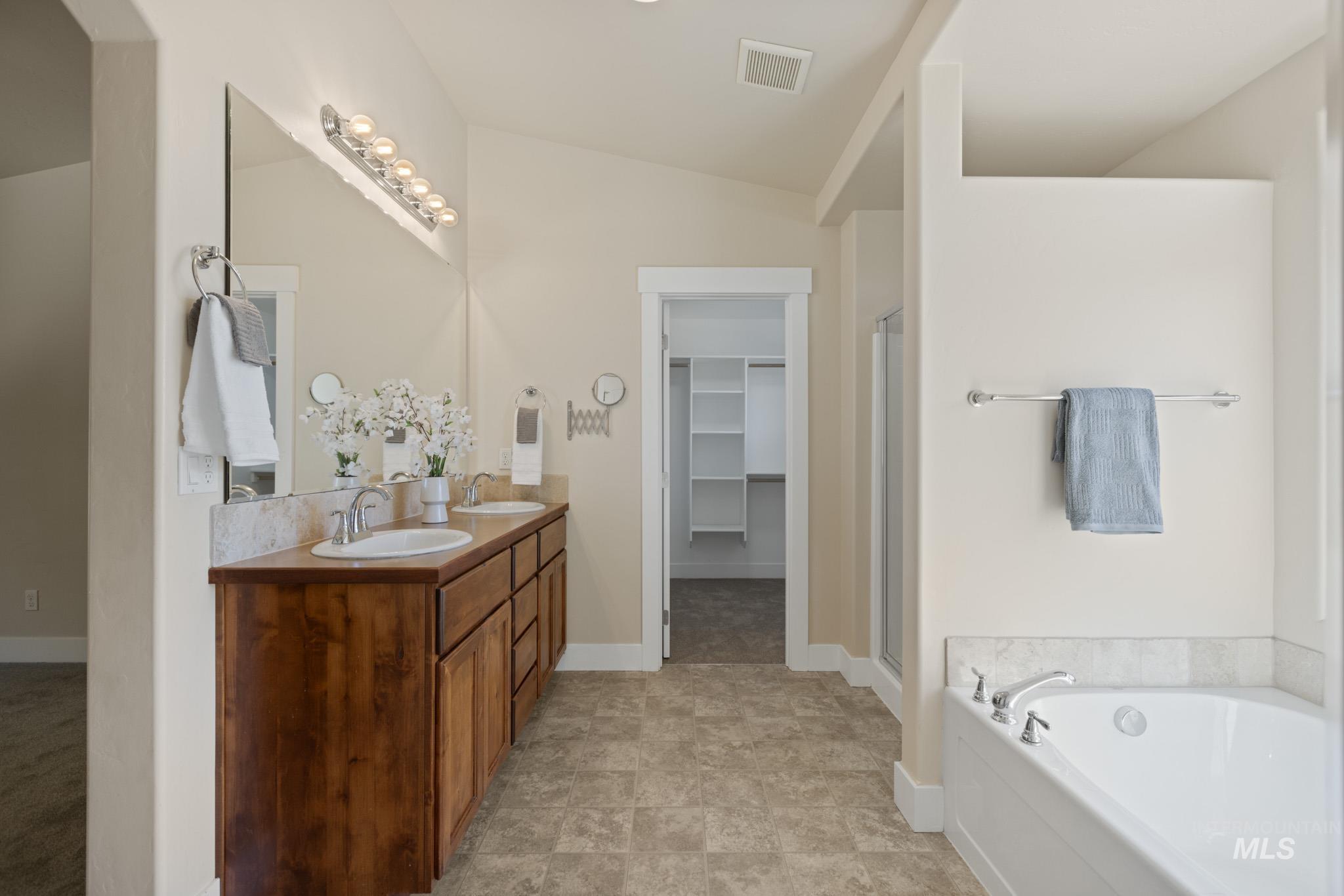 Meridian, Idaho, 83646, United States, 3 Bedrooms Bedrooms, ,Residential,For Sale,1926197