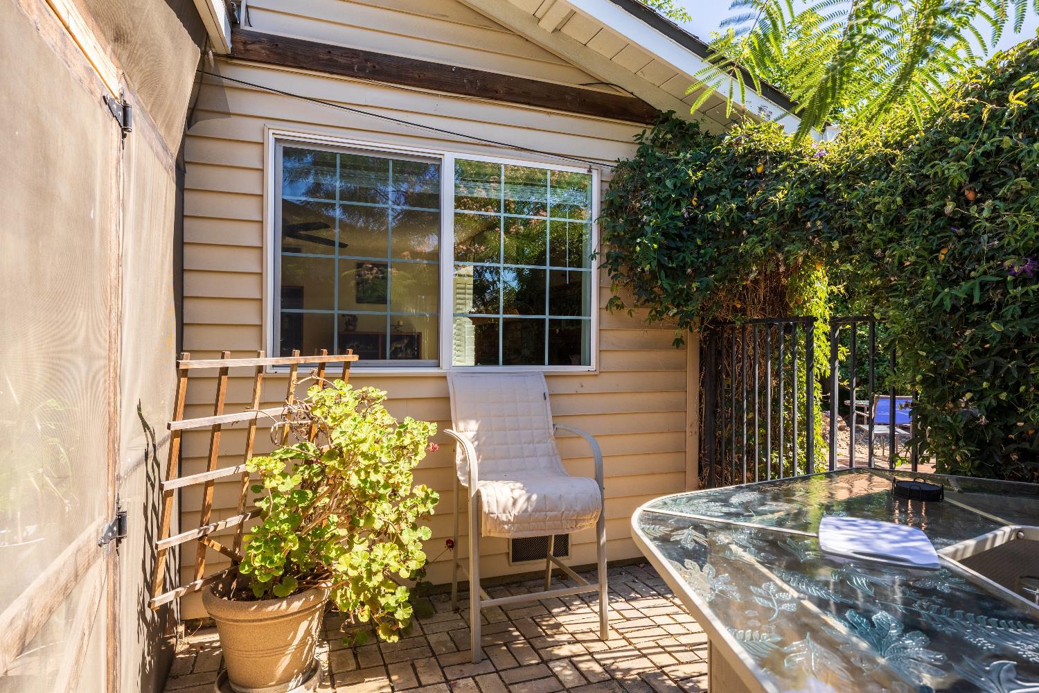 Citrus Heights, California, 95621, United States, 3 Bedrooms Bedrooms, ,2 BathroomsBathrooms,Residential,For Sale,2015324