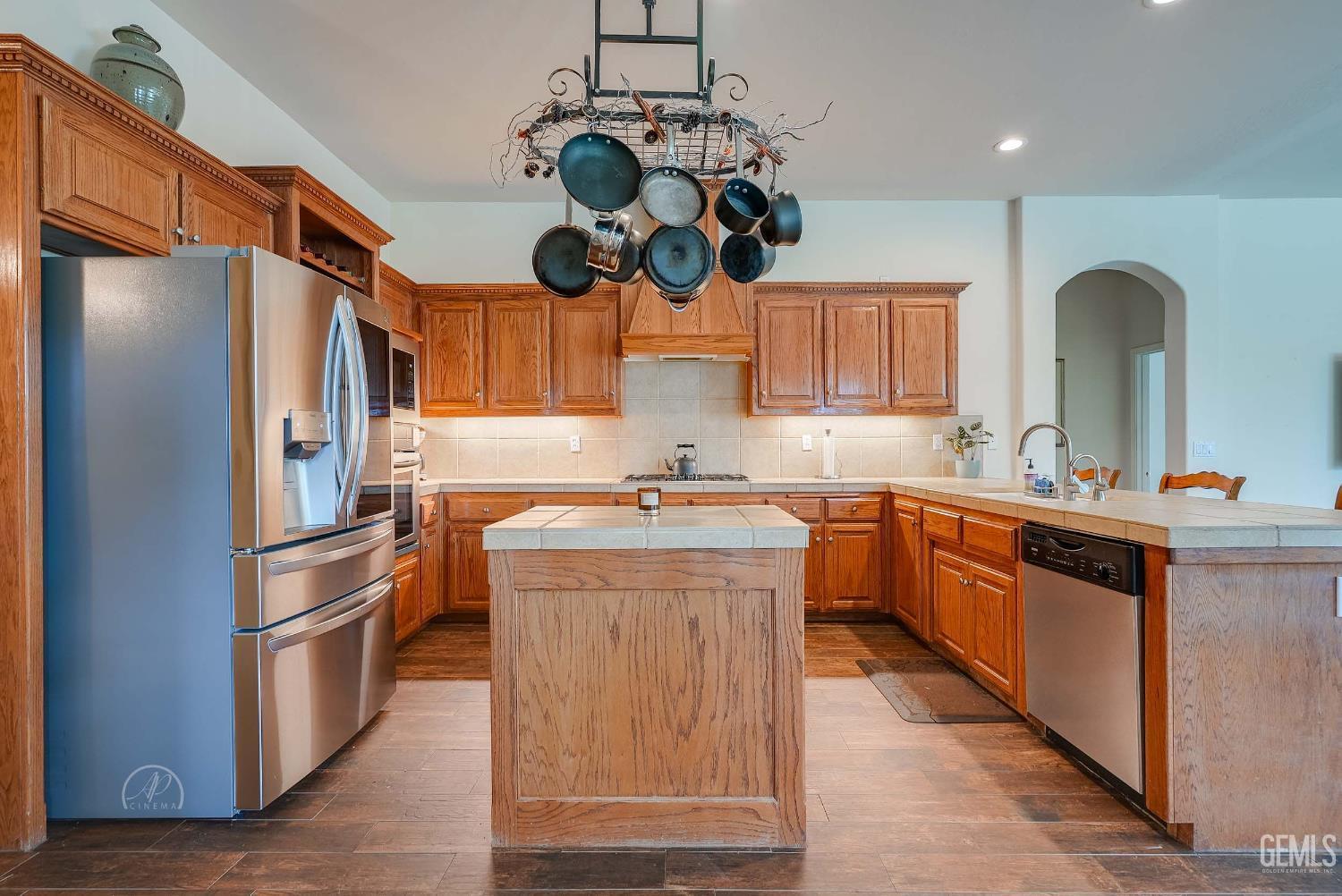 Bakersfield, California, 93314, United States, 5 Bedrooms Bedrooms, ,3 BathroomsBathrooms,Residential,For Sale,1974867