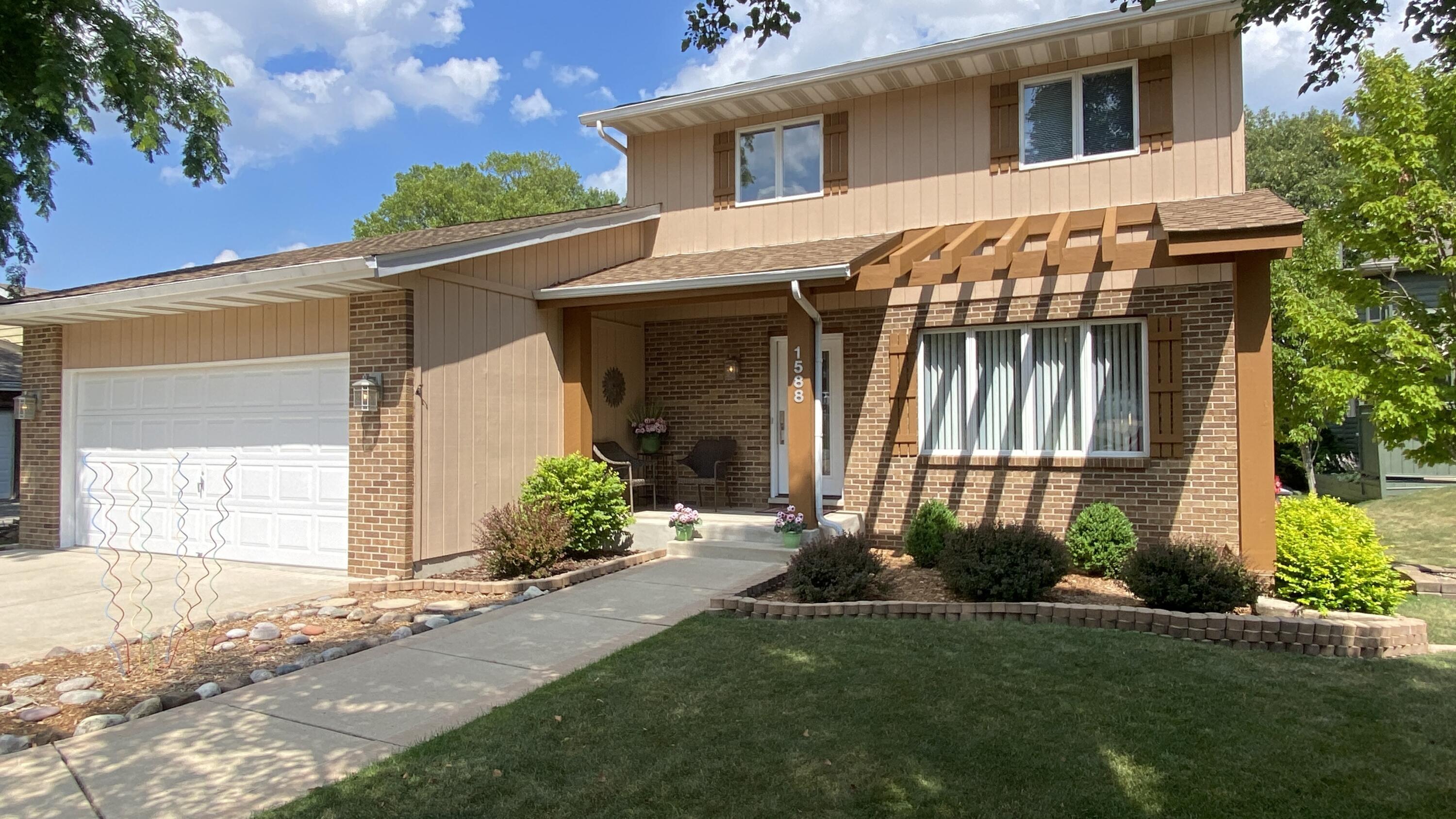 Crown Point, Indiana, 46307, United States, 4 Bedrooms Bedrooms, ,3 BathroomsBathrooms,Residential,For Sale,1924051