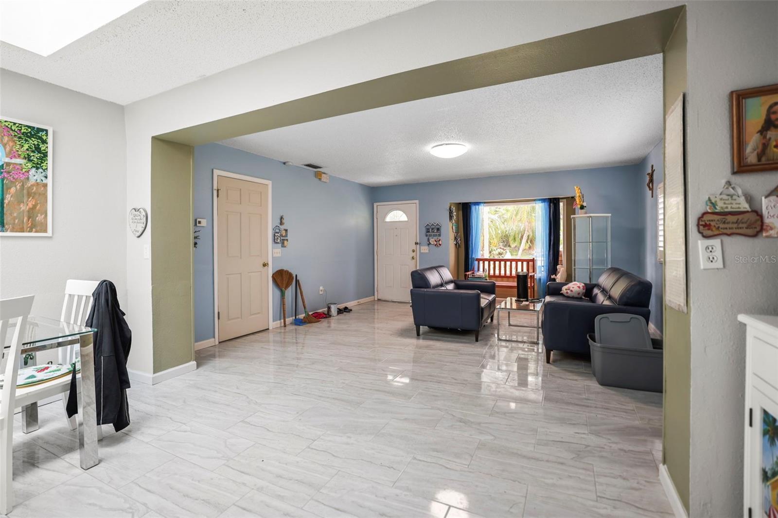 Clearwater, Florida, 33760, United States, 3 Bedrooms Bedrooms, ,2 BathroomsBathrooms,Residential,For Sale,1826177