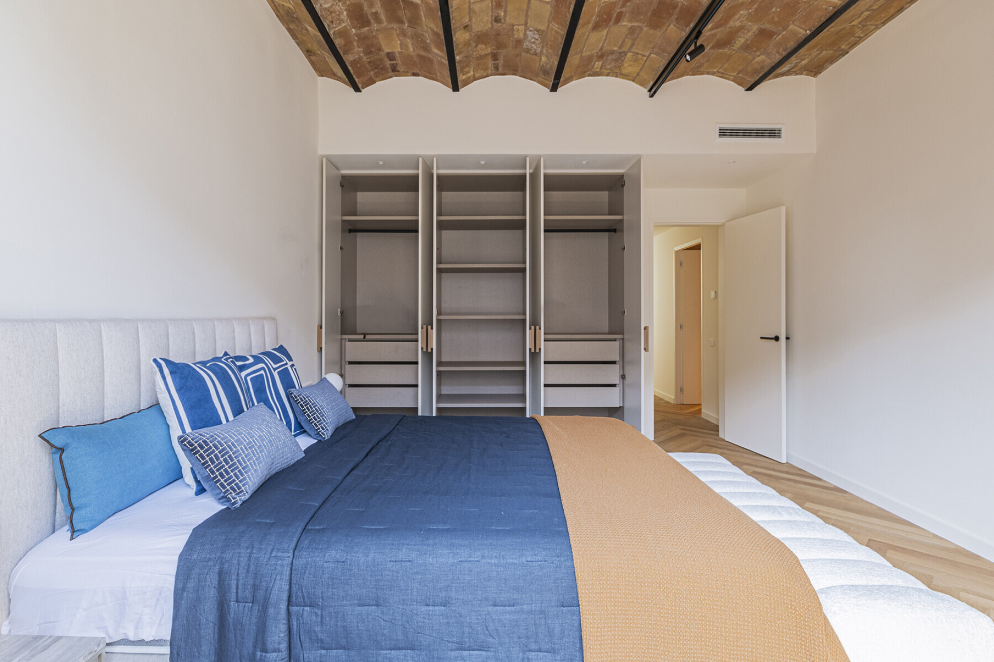  Elegant refurbished apartment of 221 m² in the Quadrat d