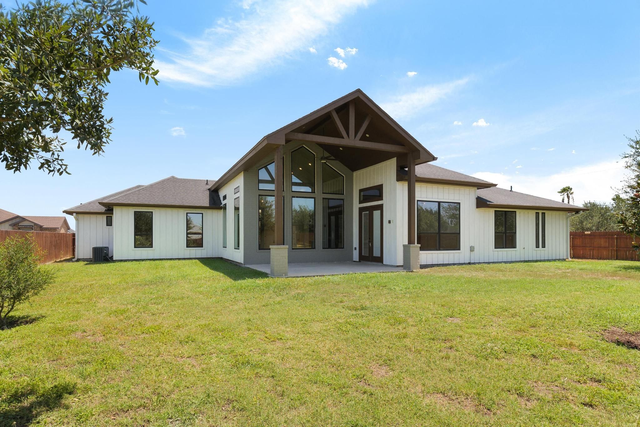  Elevated South Texas Living - 物件實景