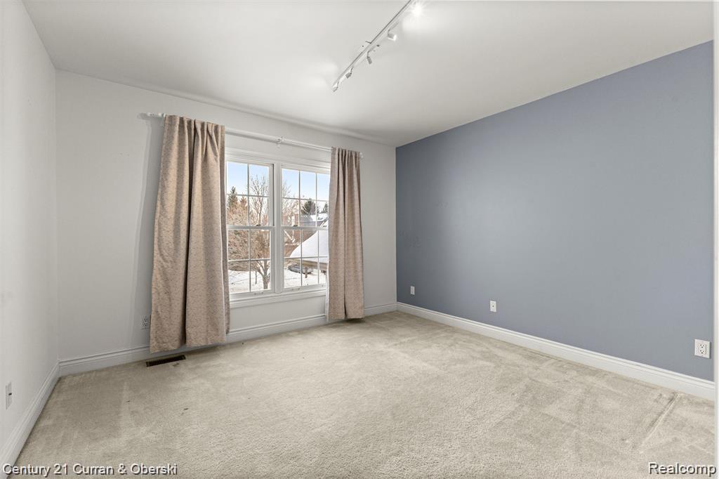 Northville Township, Michigan, 48168, United States, 3 Bedrooms Bedrooms, ,4 BathroomsBathrooms,Residential,For Sale,2024009