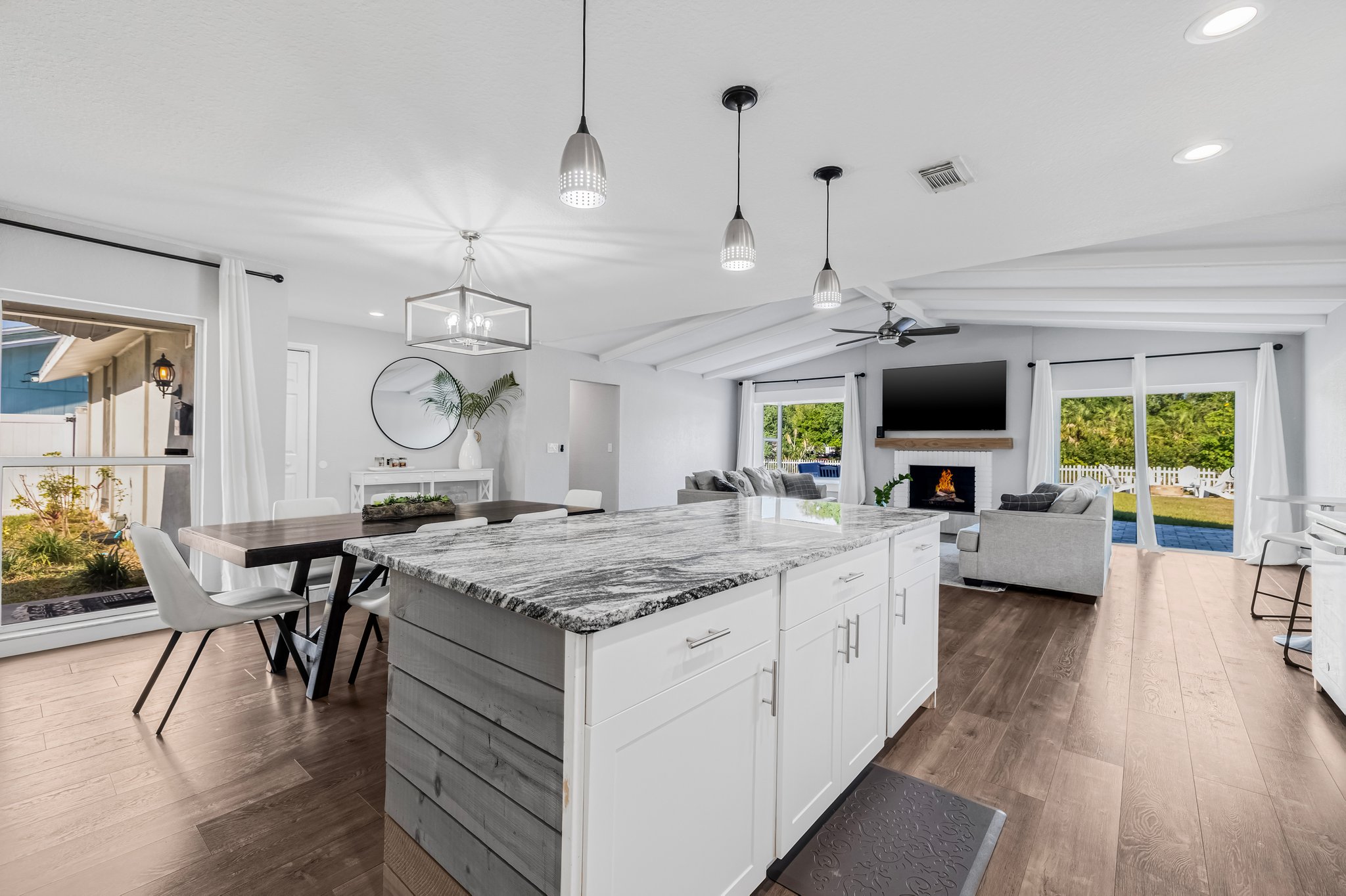 Tampa, Florida, 33615, United States, 3 Bedrooms Bedrooms, ,2 BathroomsBathrooms,Residential,For Sale,1942959