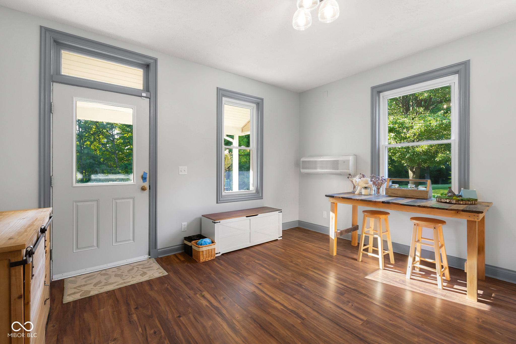Columbus, Indiana, 47201, United States, 3 Bedrooms Bedrooms, ,3 BathroomsBathrooms,Residential,For Sale,1888305