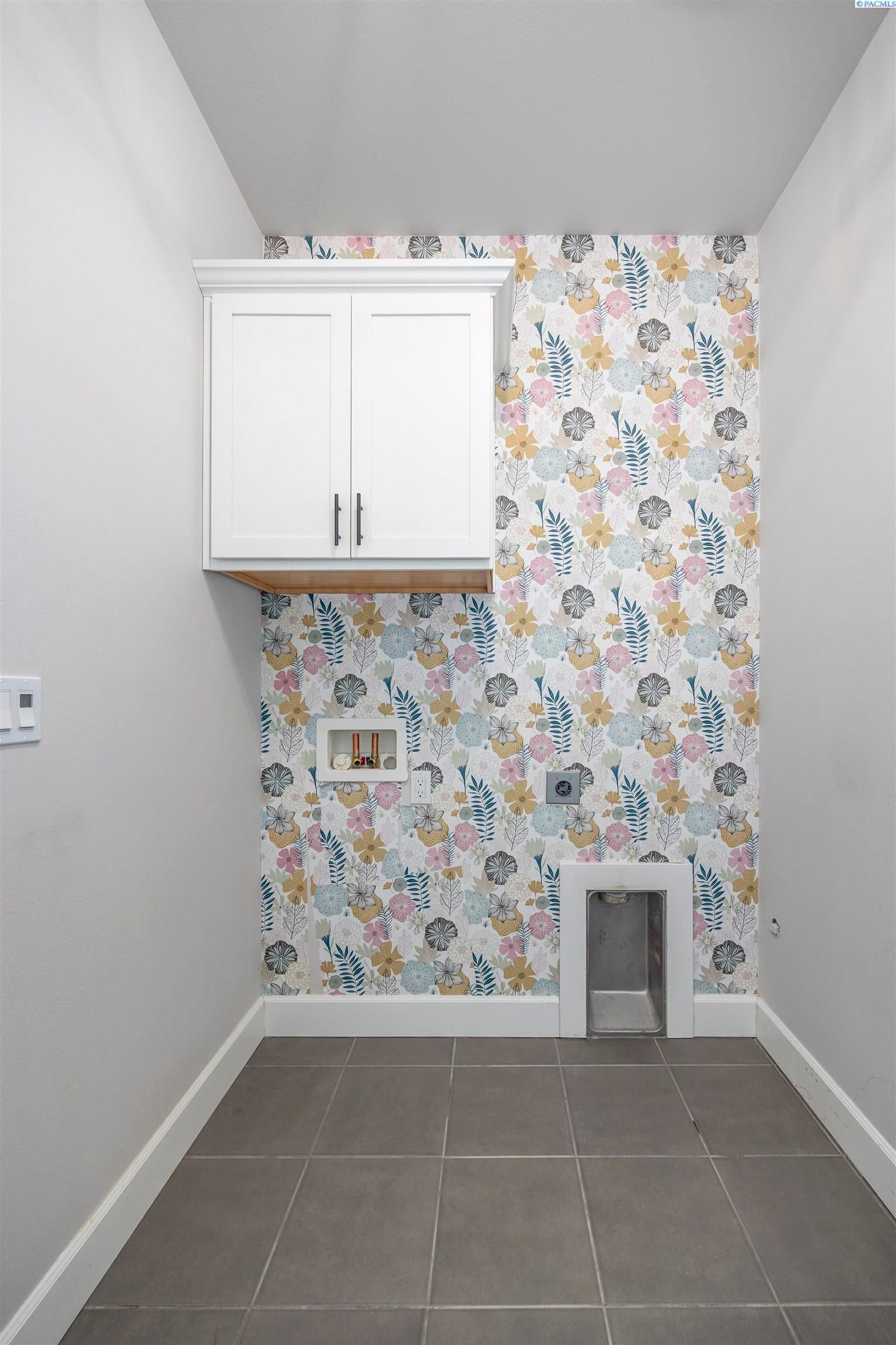 Kennewick, Washington, 99337, United States, 3 Bedrooms Bedrooms, ,1 BathroomBathrooms,Residential,For Sale,2012614