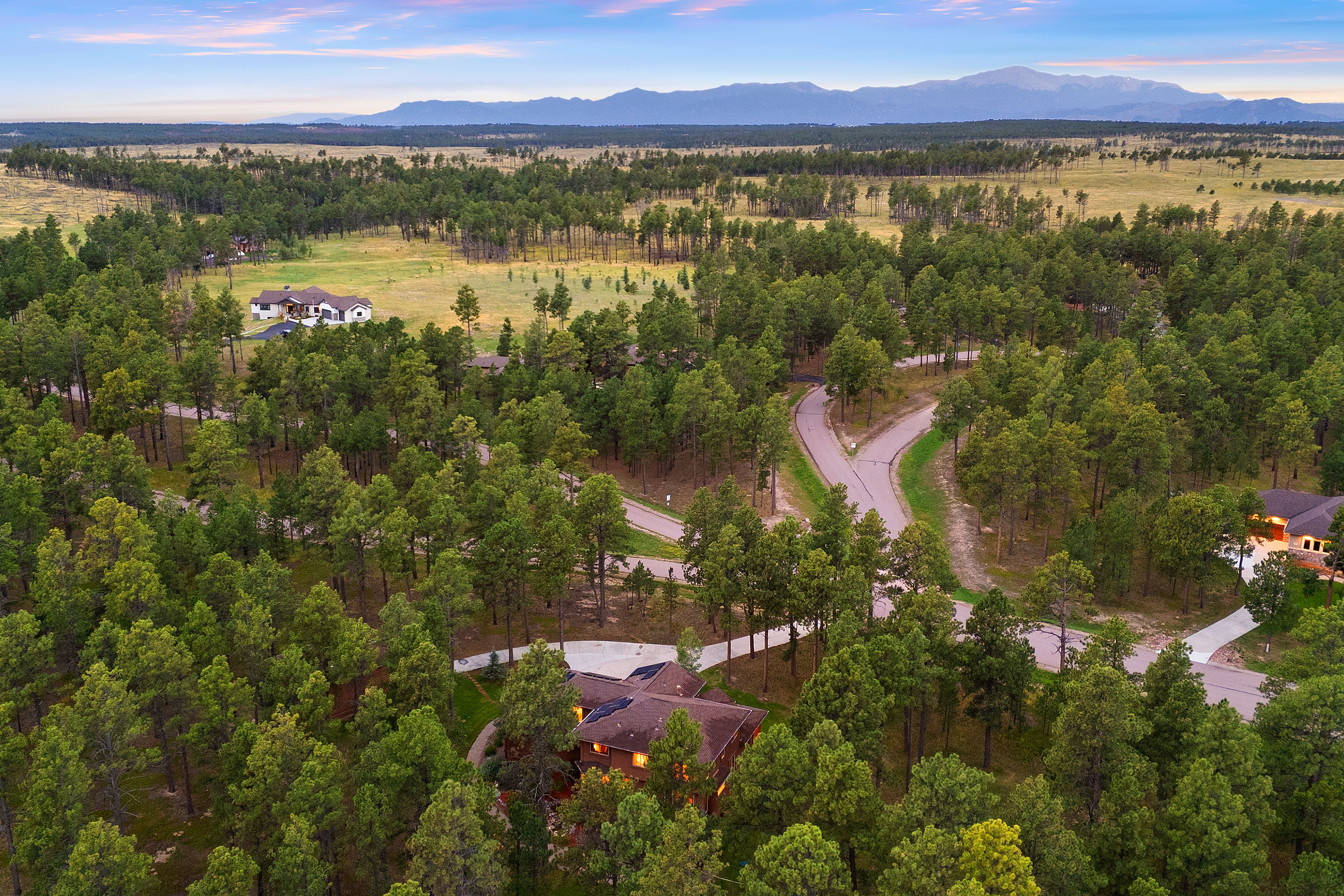 Stunning mountain craftsman in gated Black Forest - 物件實景
