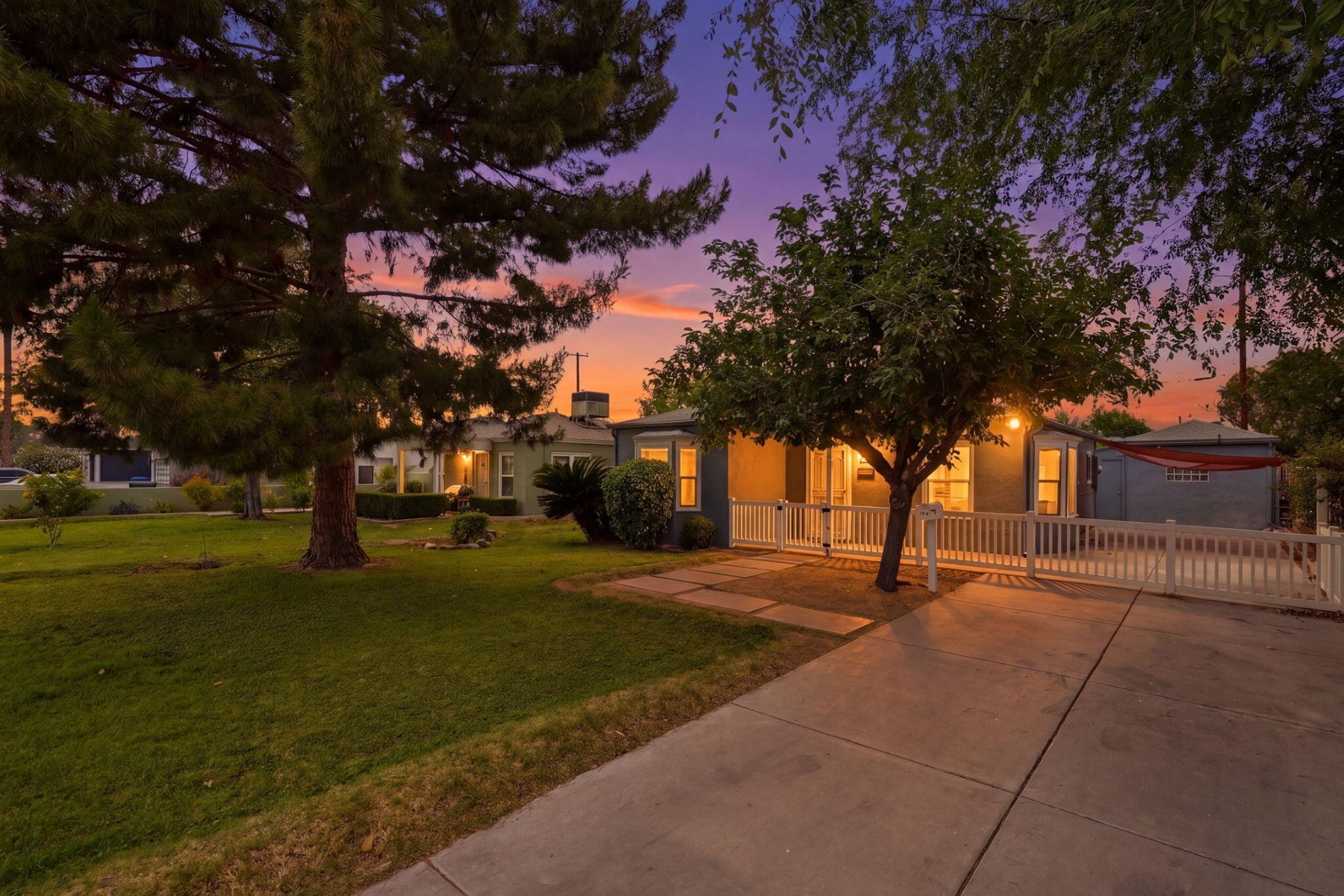  1046 E Clarendon Avenue Phoenix, AZ - 物件實景