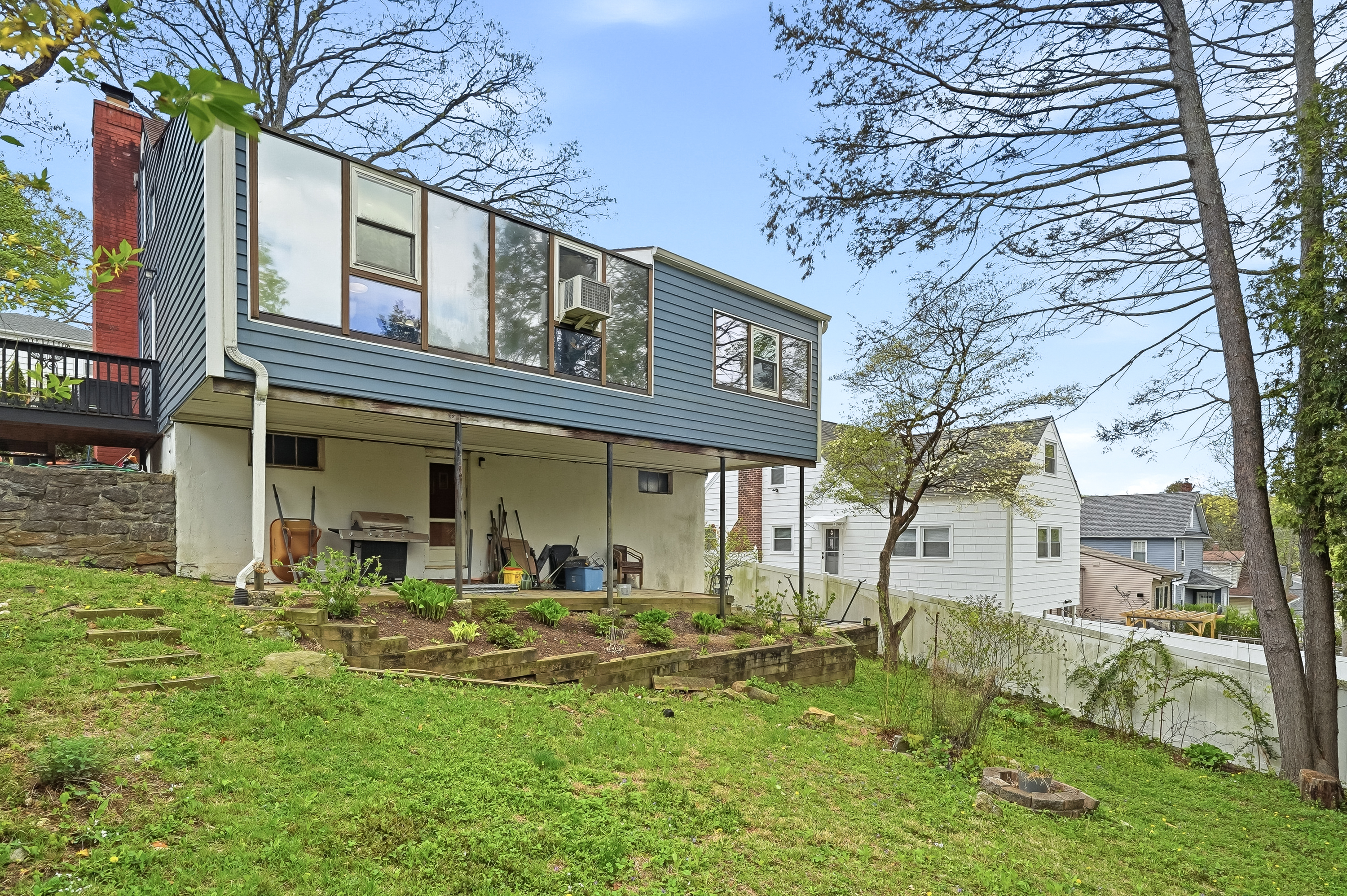  Adorable Cape Colonial in Manor Woods - 物件實景