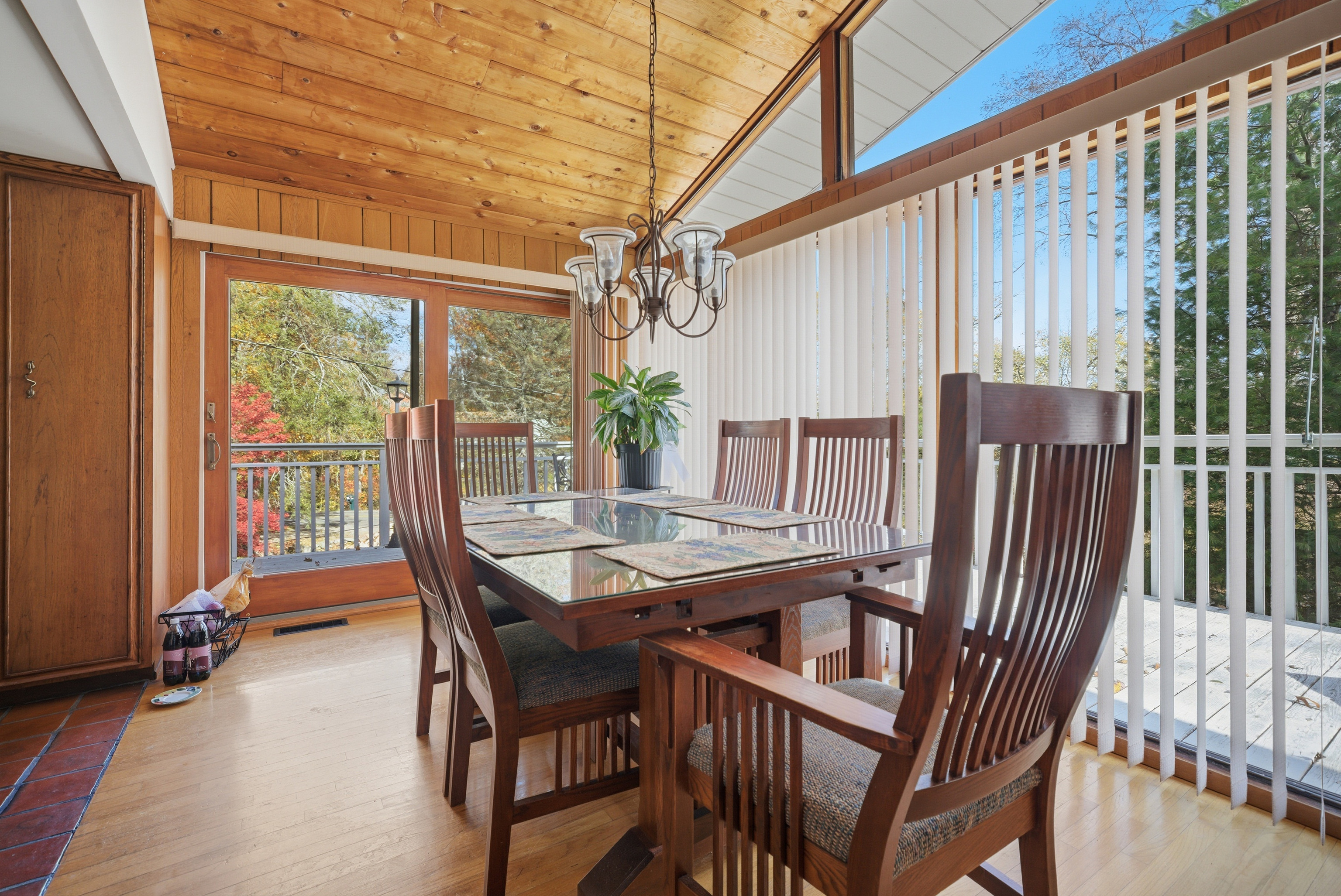 Danbury, Connecticut, 06810, United States, 4 Bedrooms Bedrooms, ,2 BathroomsBathrooms,Residential,For Sale,1988072