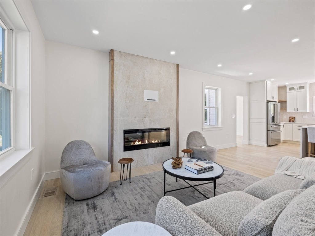 Wakefield, Massachusetts, 01880, United States, 4 Bedrooms Bedrooms, ,5 BathroomsBathrooms,Residential,For Sale,1938527