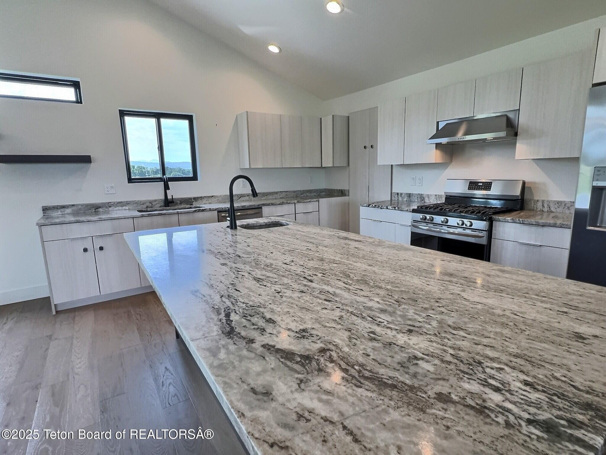 Victor, Idaho, 83455, United States, 3 Bedrooms Bedrooms, ,2 BathroomsBathrooms,Residential,For Sale,1982100