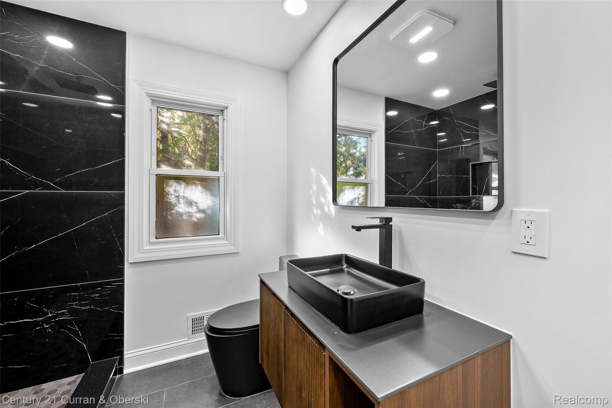 Dearborn, Michigan, 48124, United States, 4 Bedrooms Bedrooms, ,3 BathroomsBathrooms,Residential,For Sale,1979492