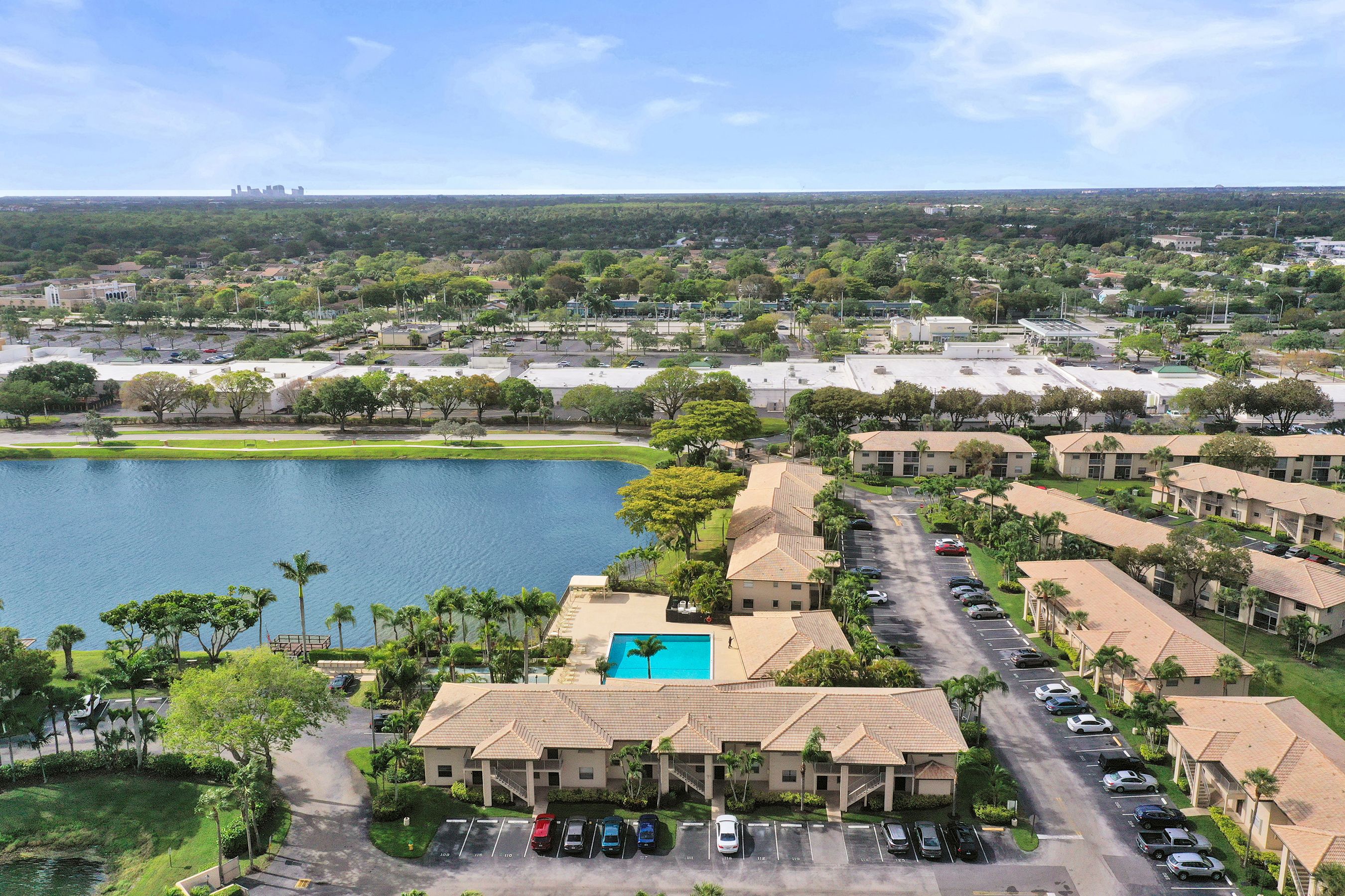  5531 Lakeside Drive, Margate, FL, 33063 - 物件實景