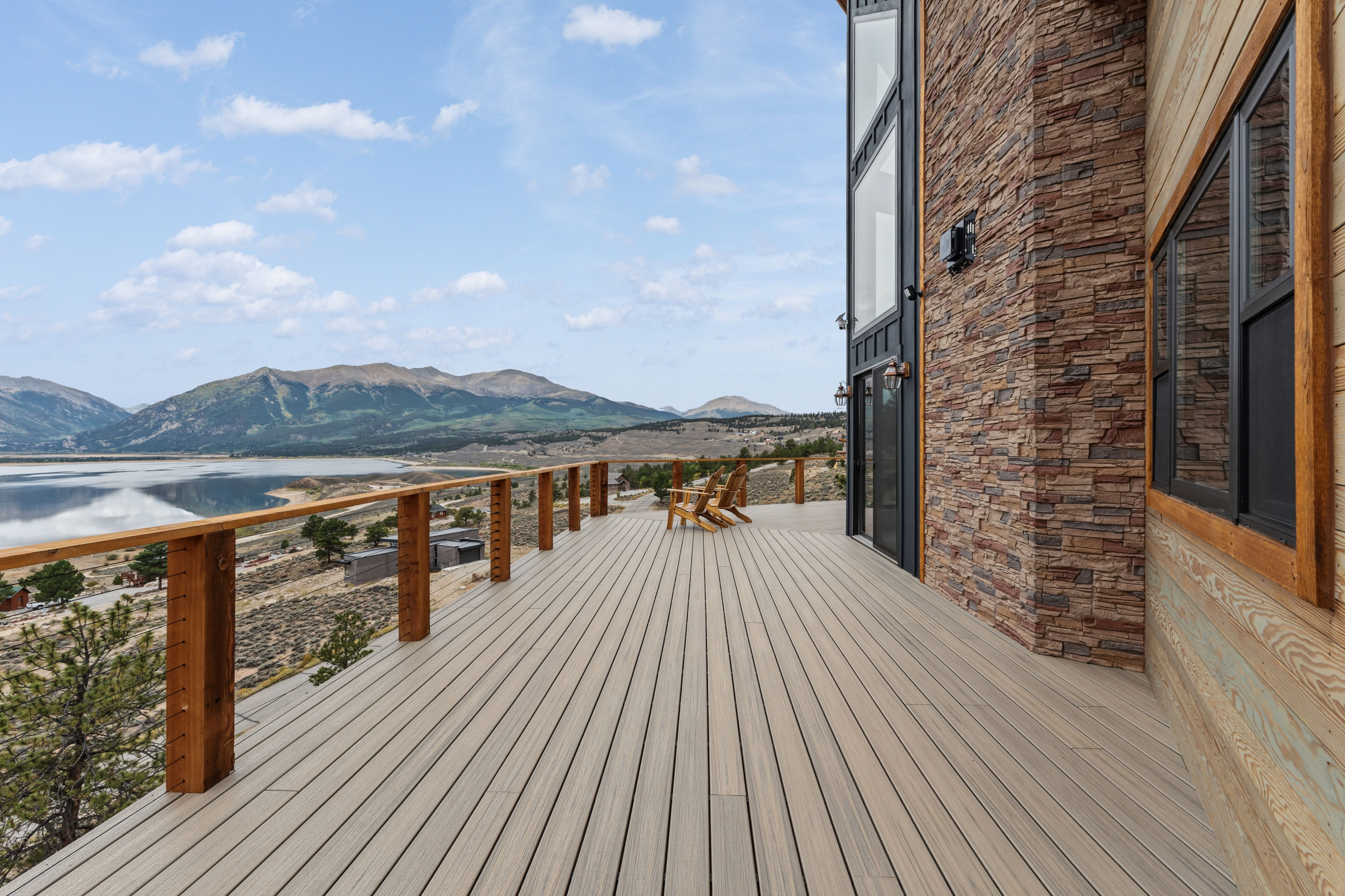  New Construction with Show-Stopping Twin Lakes Views - 物件實景