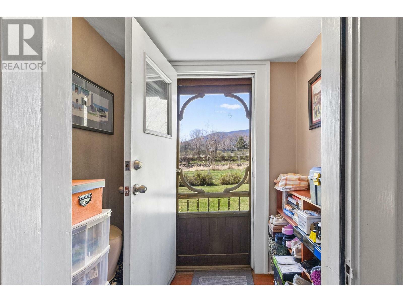 KELOWNA, British Columbia, V1Y 1A7, CA, 2 Bedrooms Bedrooms, ,1 BathroomBathrooms,Residential,For Sale,1837740