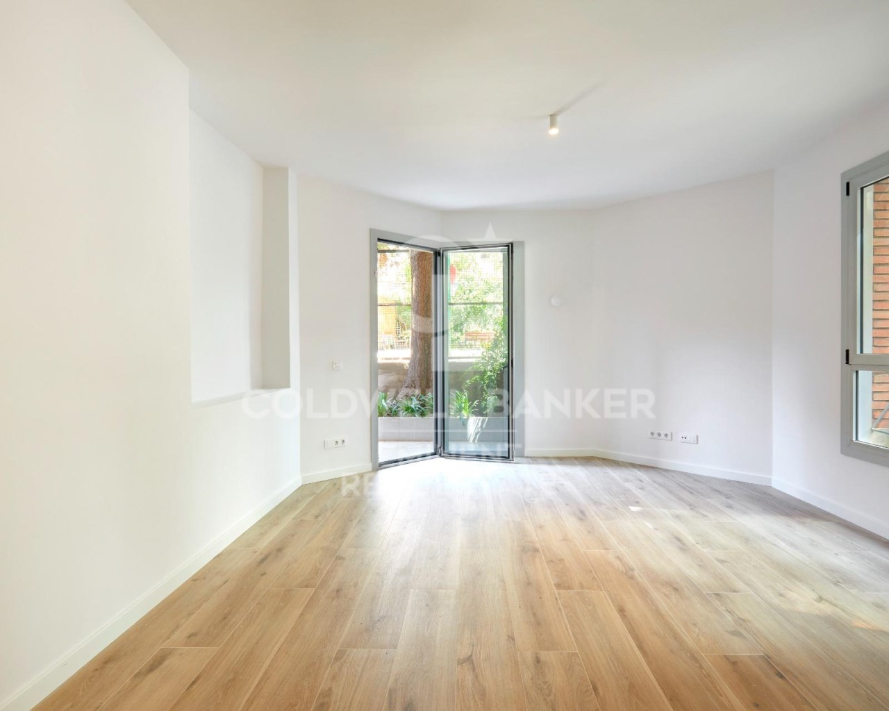 Barcelona, Catalonia, ES, 3 Bedrooms Bedrooms, ,2 BathroomsBathrooms,Residential,For Sale,1827356