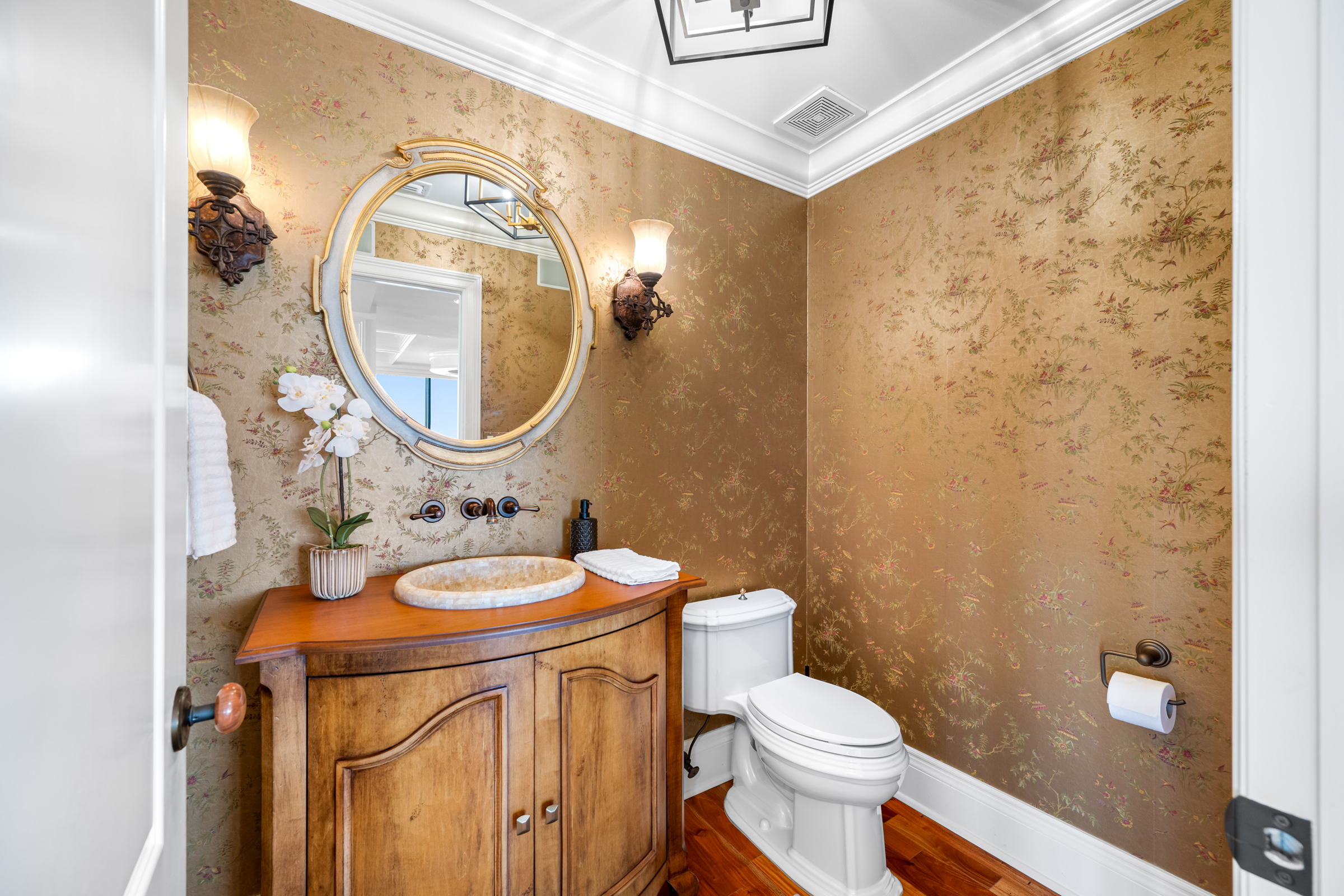 Treasure Island, Florida, 33706, United States, 2 Bedrooms Bedrooms, ,4 BathroomsBathrooms,Residential,For Sale,1830470