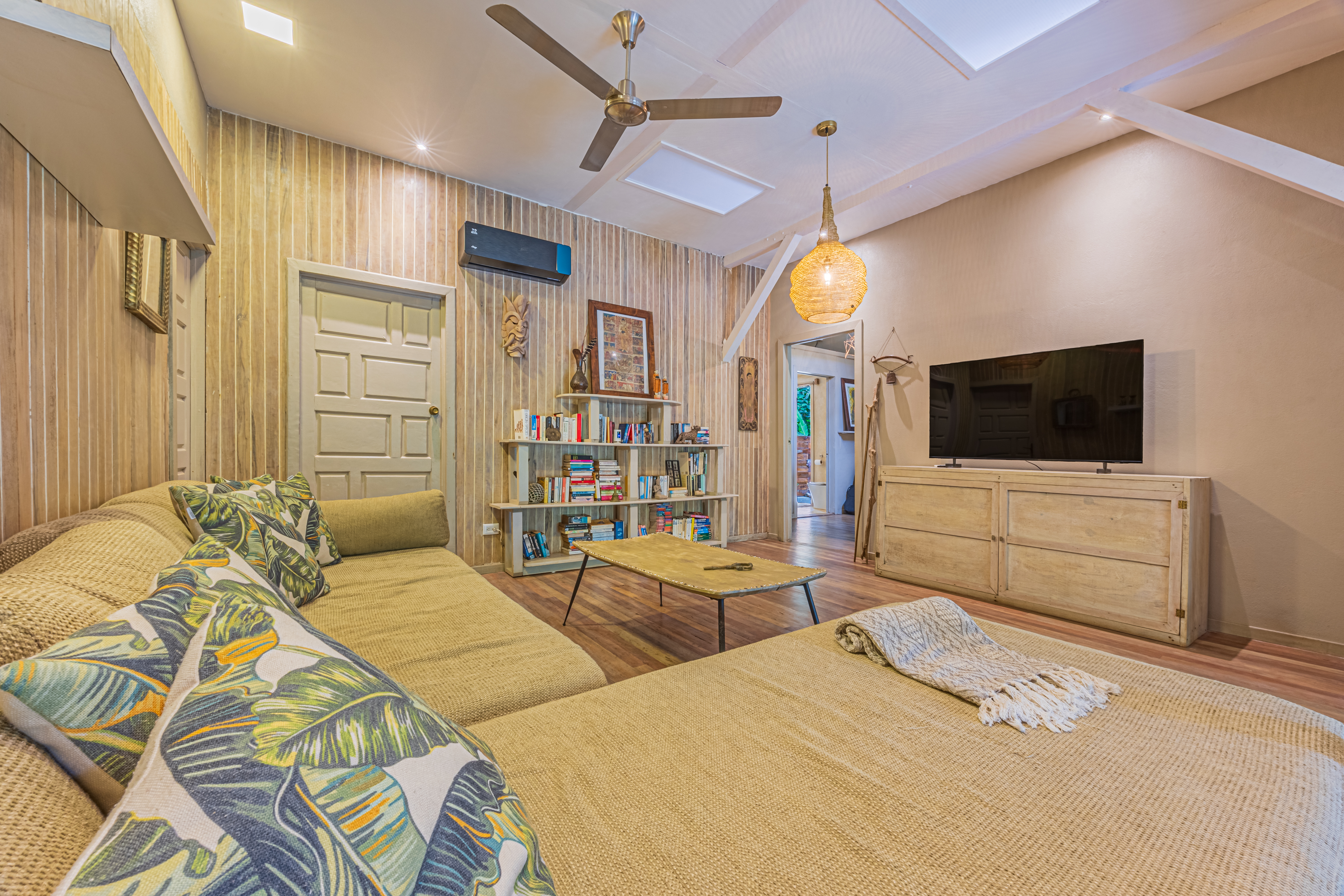 Golfito, Puntarenas, CR, 15 Bedrooms Bedrooms, ,13 BathroomsBathrooms,Residential,For Sale,1903279