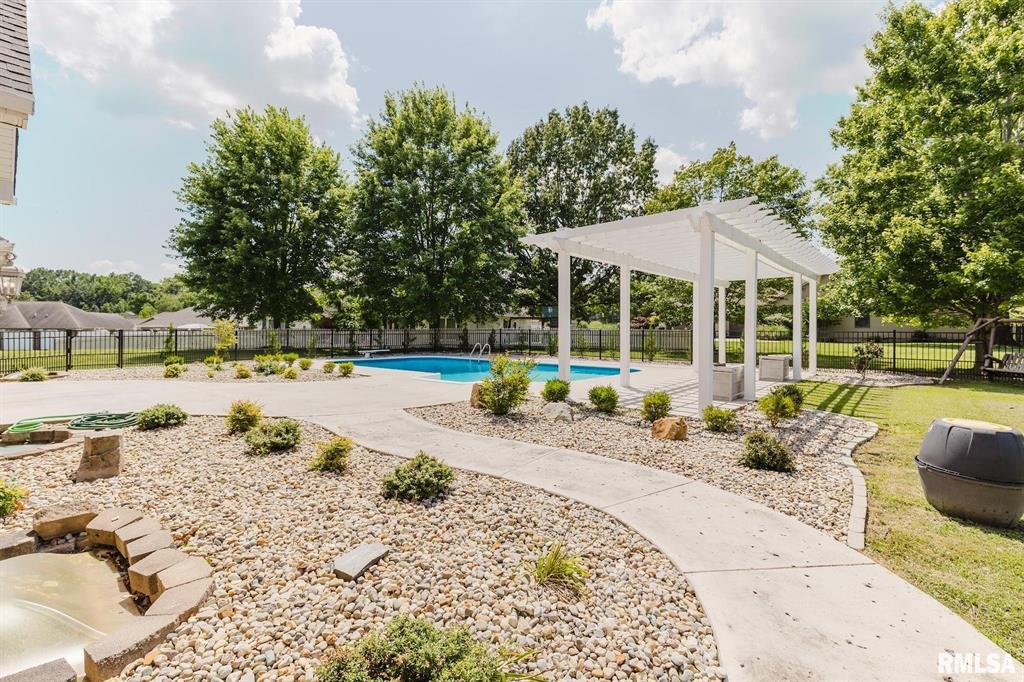 Bismarck, Illinois, 62959, United States, 5 Bedrooms Bedrooms, ,Residential,For Sale,1885319