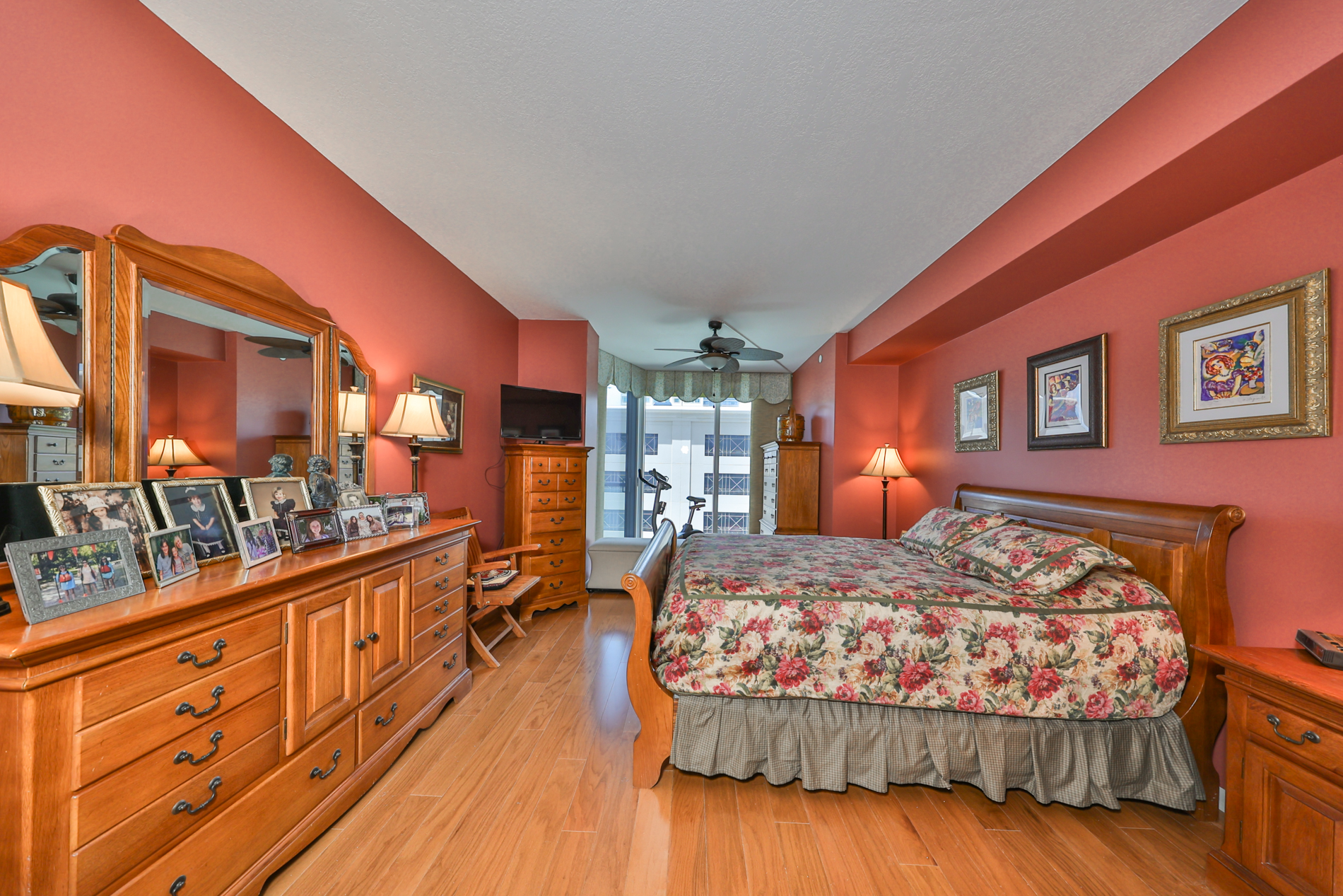 St Petersburg, Florida, 33701, United States, 3 Bedrooms Bedrooms, ,3 BathroomsBathrooms,Residential,For Sale,1924192