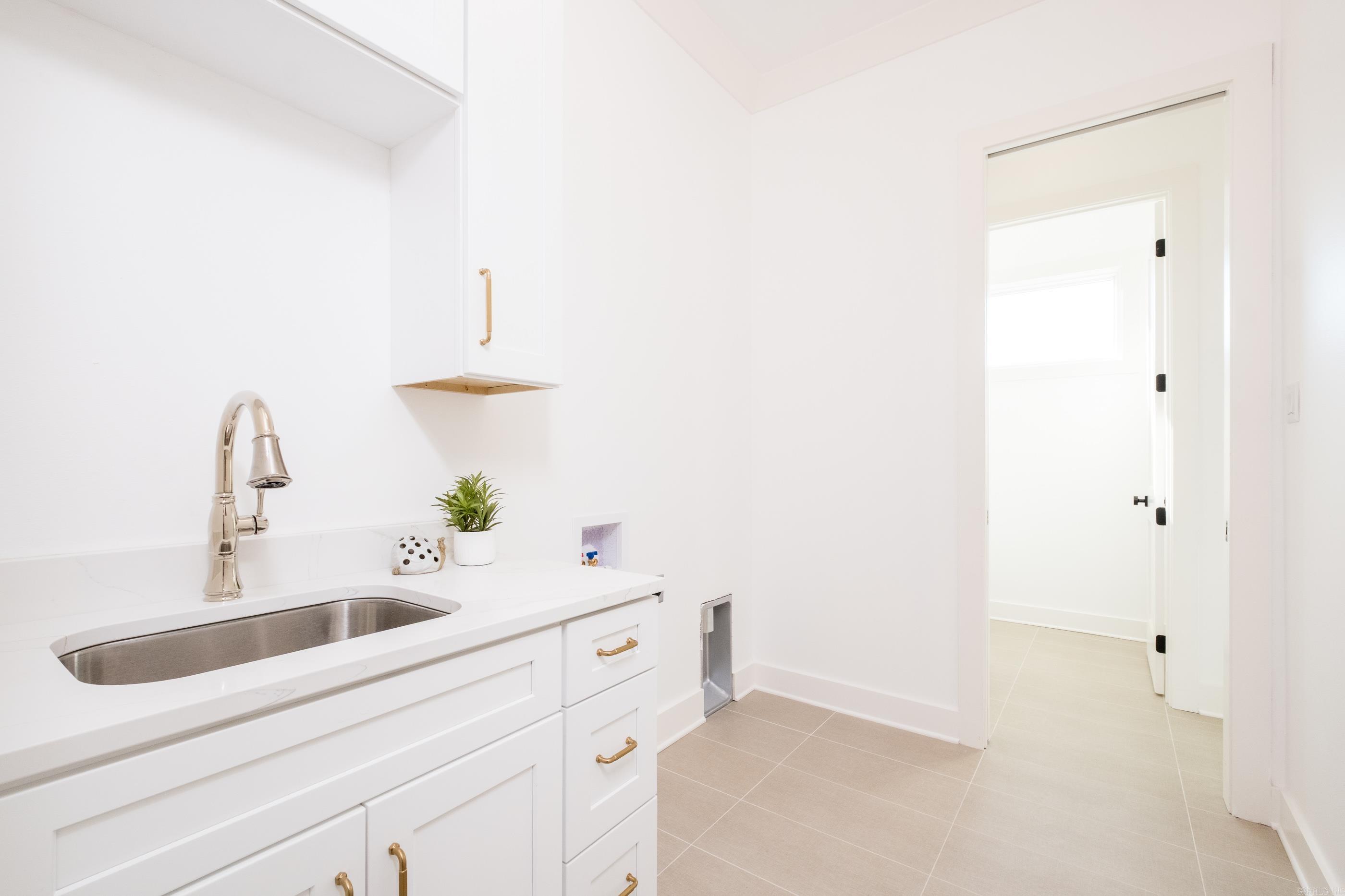 Little Rock, Arkansas, 72207, United States, 4 Bedrooms Bedrooms, ,4 BathroomsBathrooms,Residential,For Sale,1987623