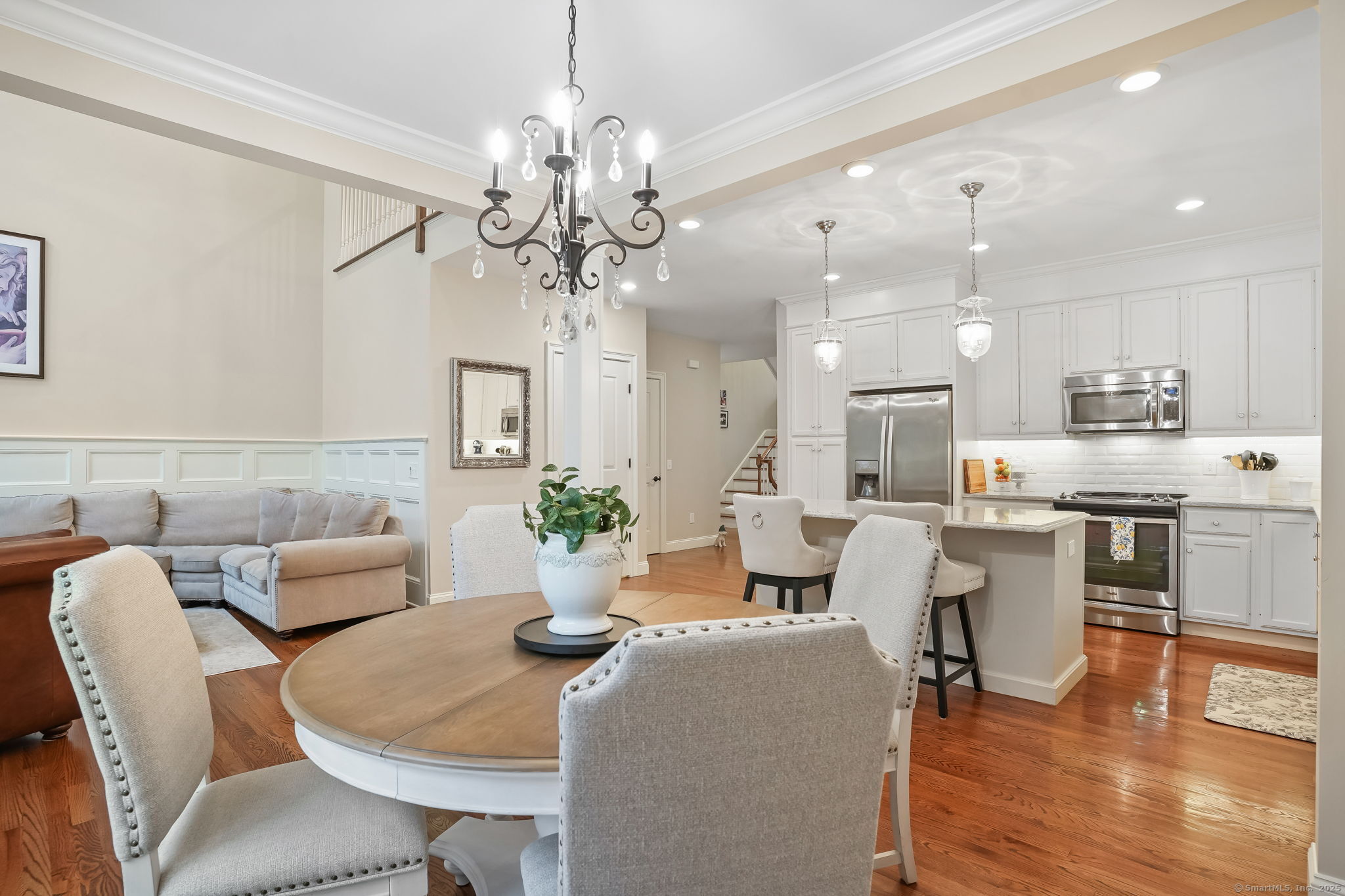 Brookfield, Connecticut, 06804, United States, 2 Bedrooms Bedrooms, ,4 BathroomsBathrooms,Residential,For Sale,1890460