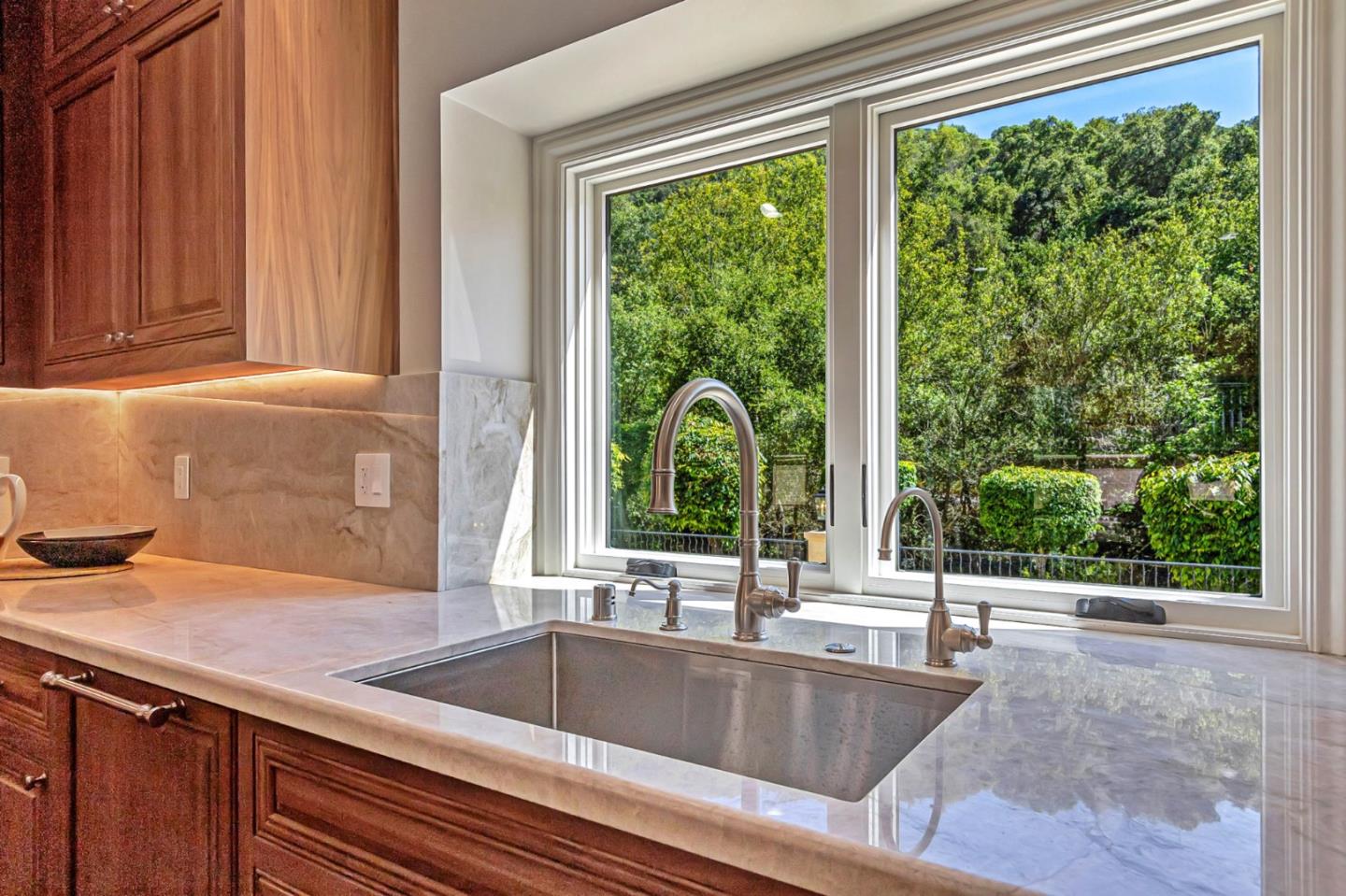 Los Gatos, California, 95032, United States, 8 Bedrooms Bedrooms, ,11 BathroomsBathrooms,Residential,For Sale,1855941