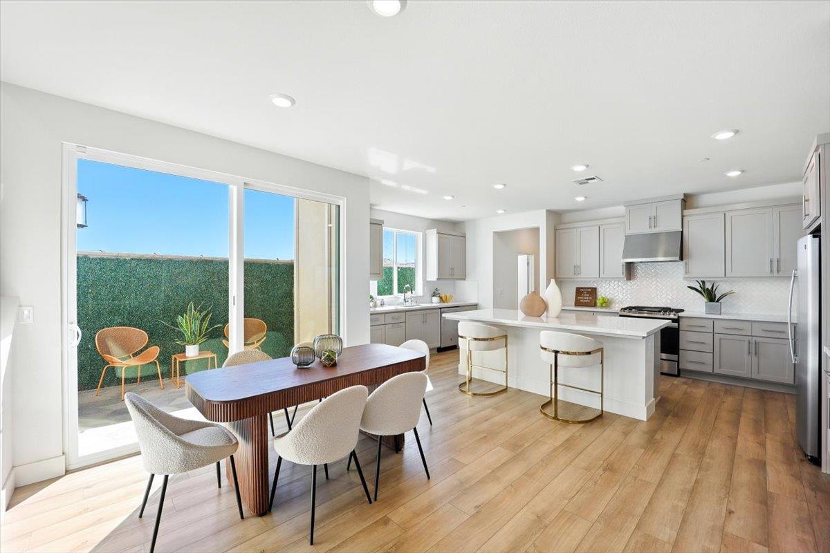 Newark, California, 94560, United States, 4 Bedrooms Bedrooms, ,4 BathroomsBathrooms,Residential,For Sale,1926207