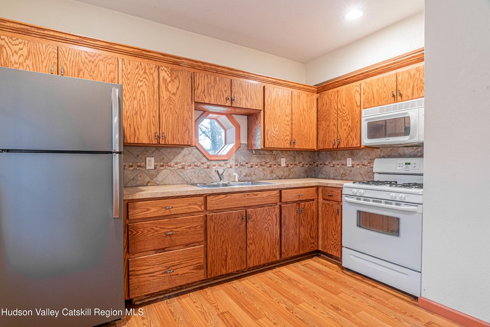 Saugerties, New York, 12477, United States, 4 Bedrooms Bedrooms, ,4 BathroomsBathrooms,Residential,For Sale,1928425