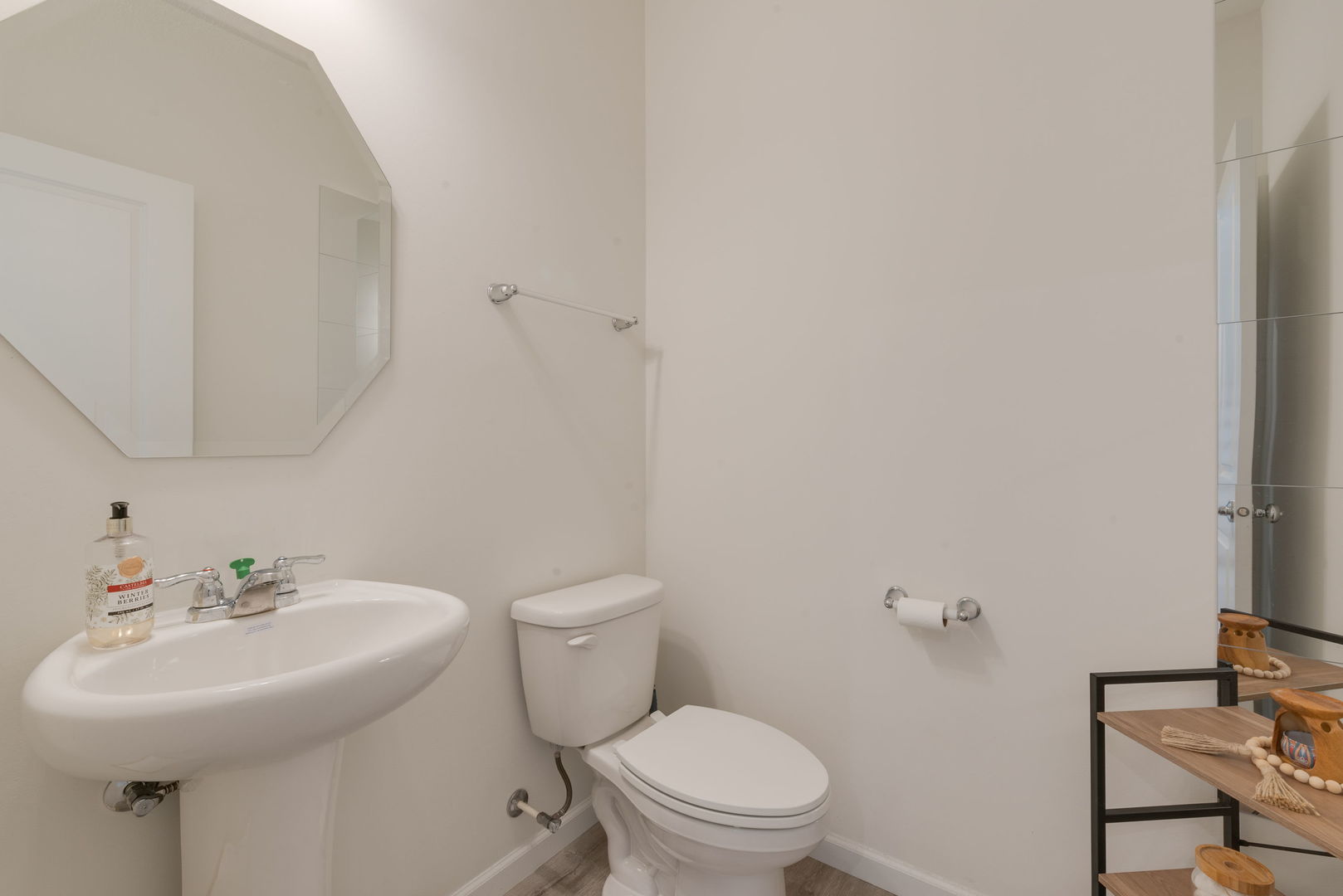 Algonquin, Illinois, 60102, United States, 3 Bedrooms Bedrooms, ,3 BathroomsBathrooms,Residential,For Sale,1940751